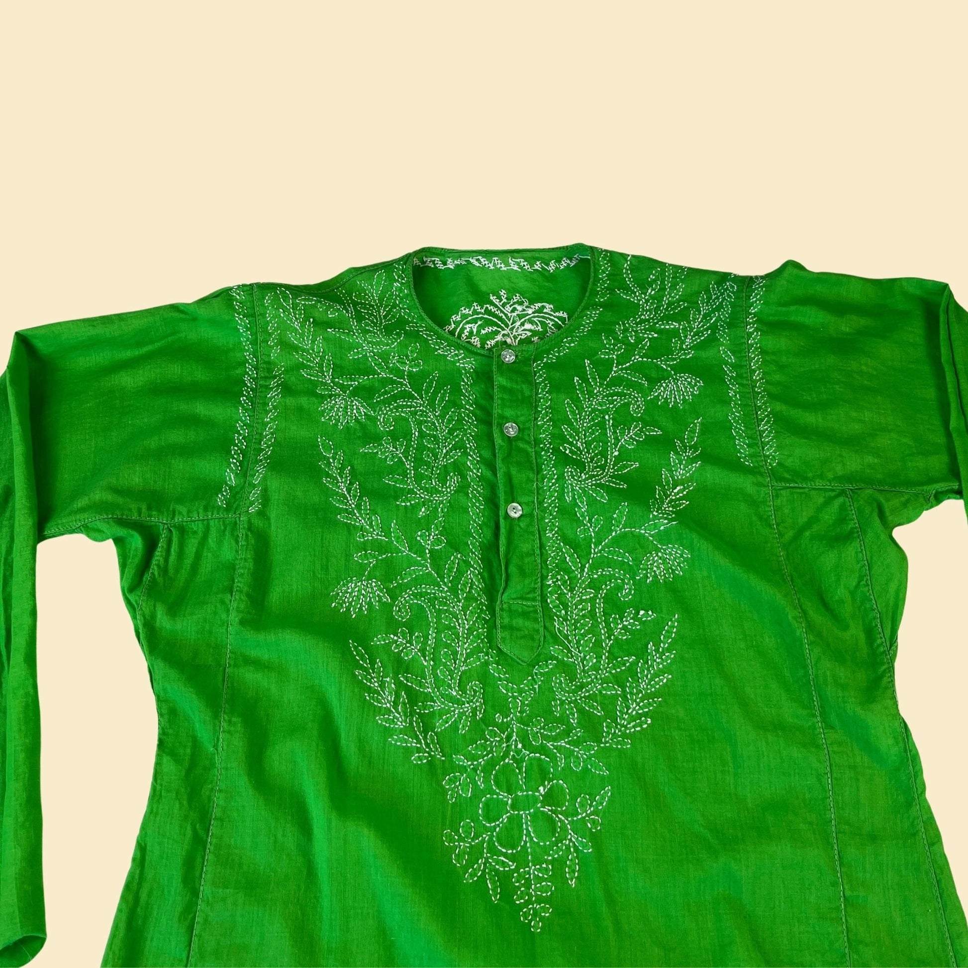 1970s embroidered green blouse, vintage 70s green & white floral leaf patterned long sleeve shirt