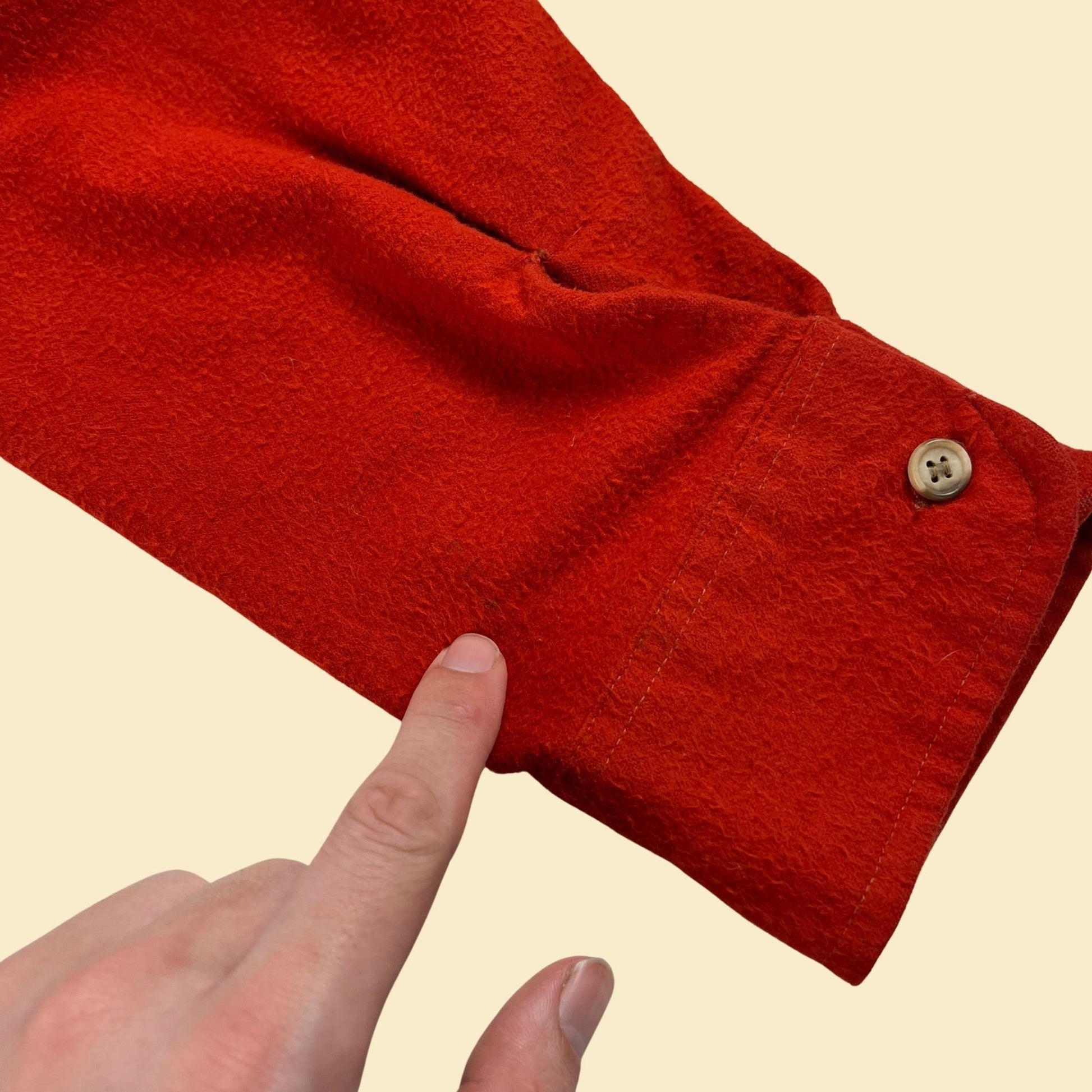 80s Eddie Bauer red shirt, size L, vintage 1980s cotton / felt men's button down