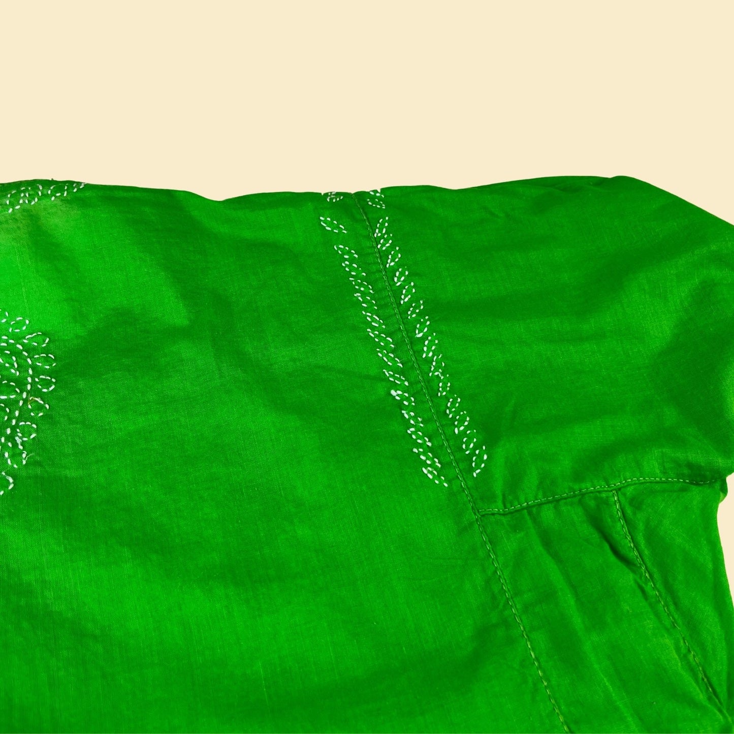 1970s embroidered green blouse, vintage 70s green & white floral leaf patterned long sleeve shirt