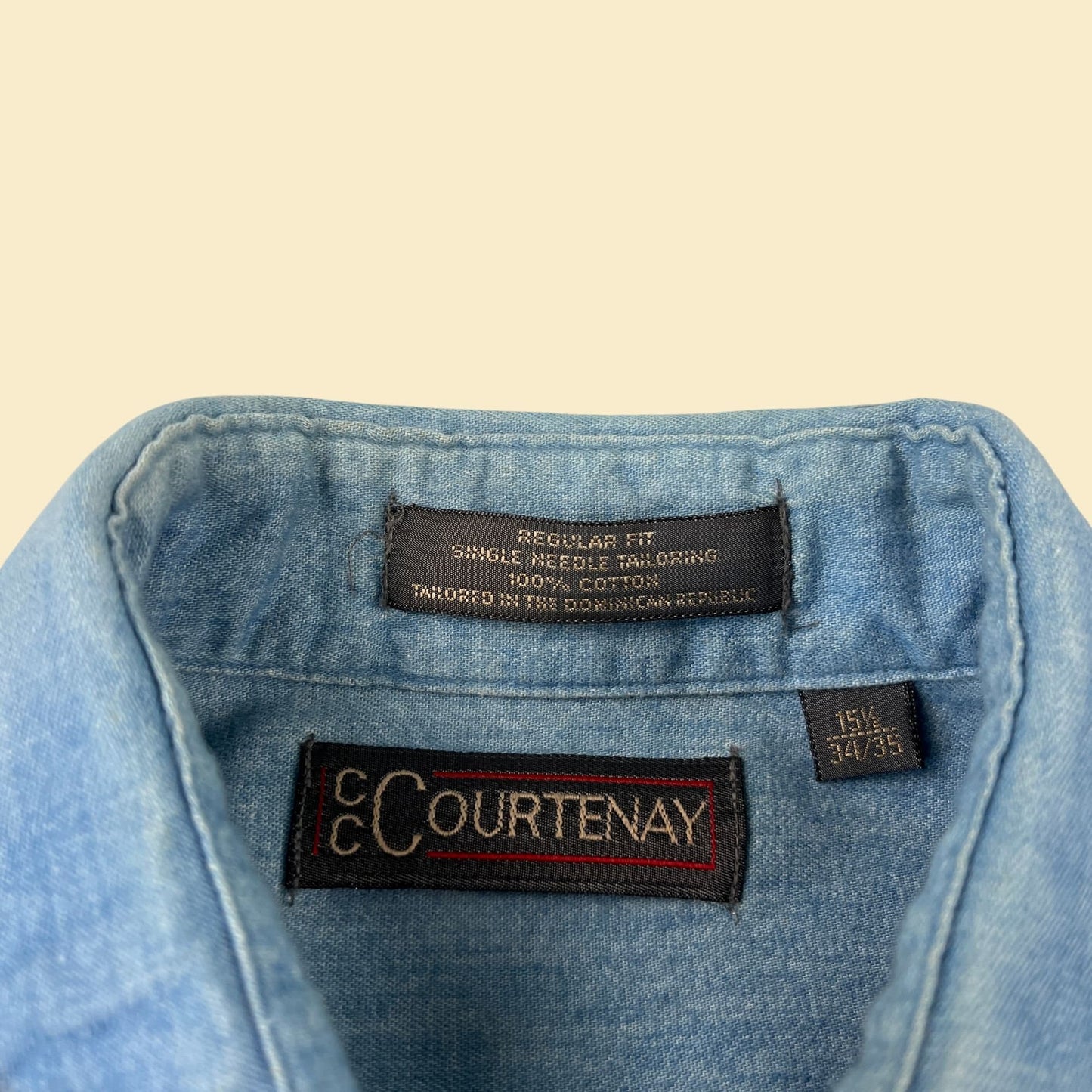 1990s chambray button down by Courtenay, vintage size 15.5/34-35 casual button down blue shirt