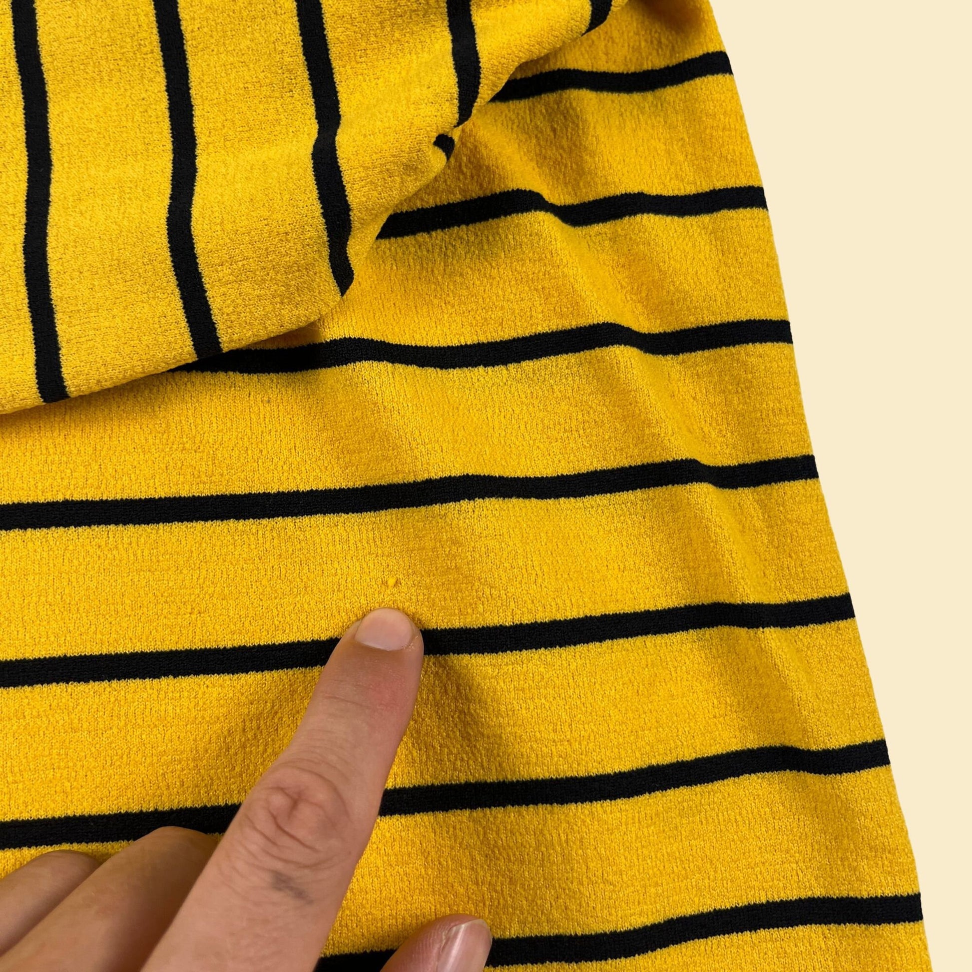 1970s Wheels of Man black & yellow 'Bumblebee' men's shirt, vintage 70s men's casual long sleeve striped polo