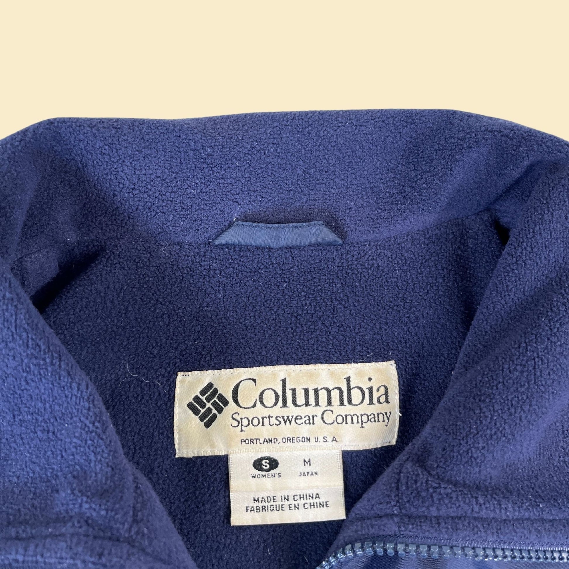 1990s Columbia Sportswear women's jacket, size S vintage 90s blue zip up fleece lined jacket