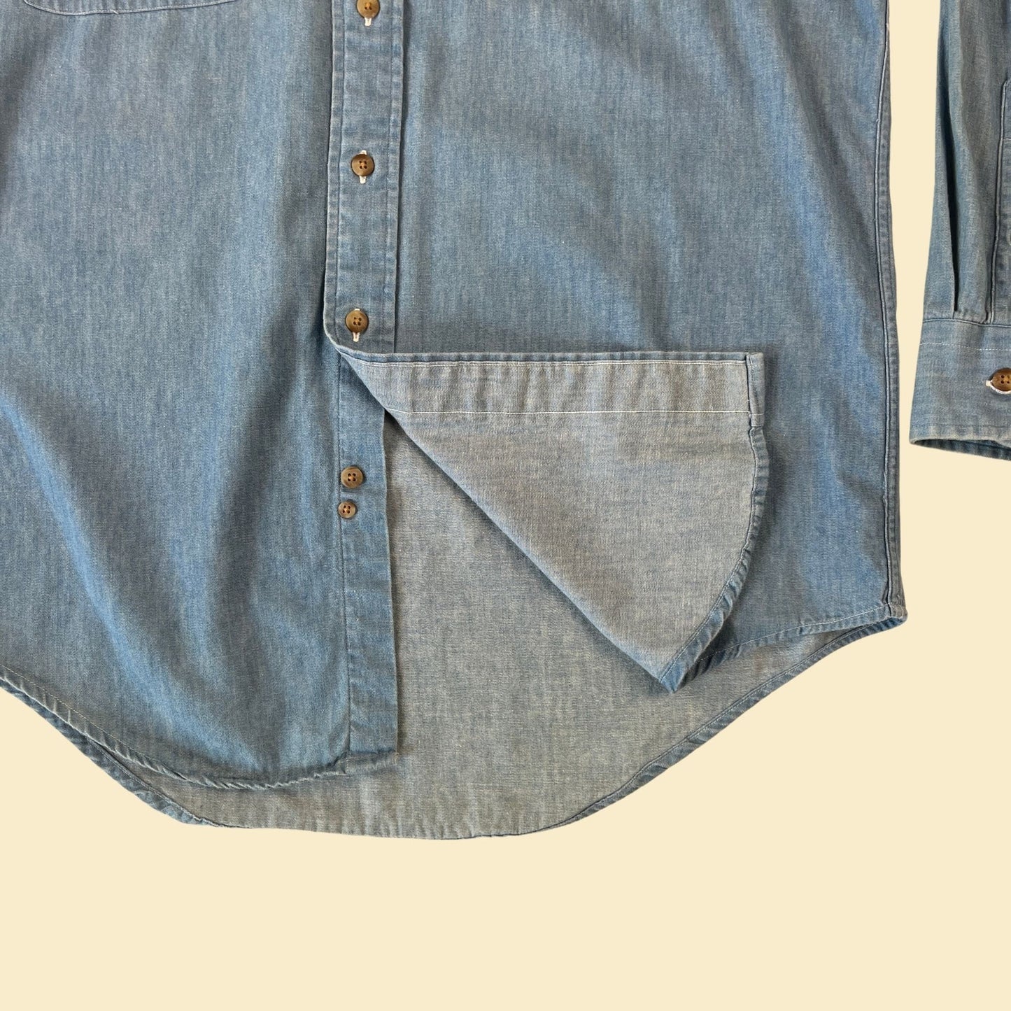 1990s chambray button down by Courtenay, vintage size 15.5/34-35 casual button down blue shirt