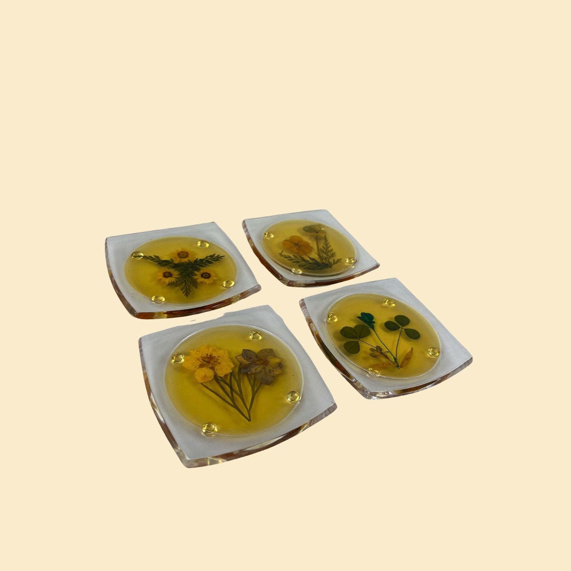 Vintage 70s pressed flower coasters, set of four 1970s lucite dried flower coasters