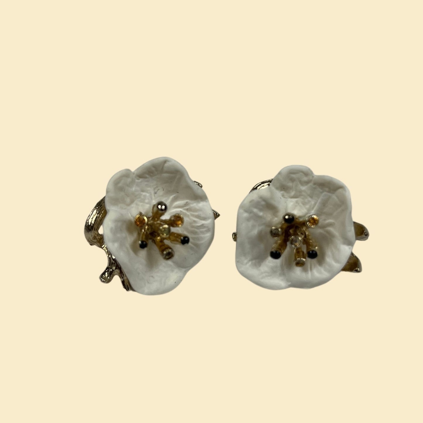 1970s Corocraft clip-on flower earrings, vintage white flower shaped 70s earrings