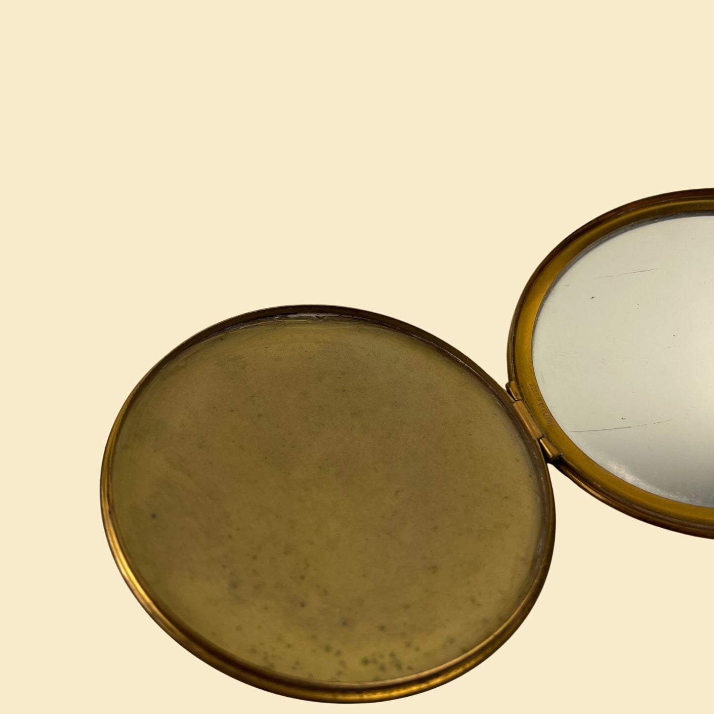 1930s Stratton of England powder compact, white & brass-toned vintage 30s circular make-up compact