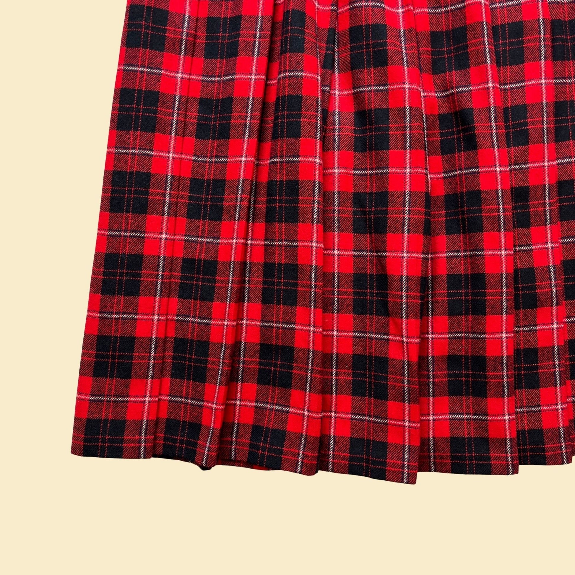 1970s Pendleton tartan skirt, size 16W wool black & red pleated midi skirt, vintage 70s knee length skirt