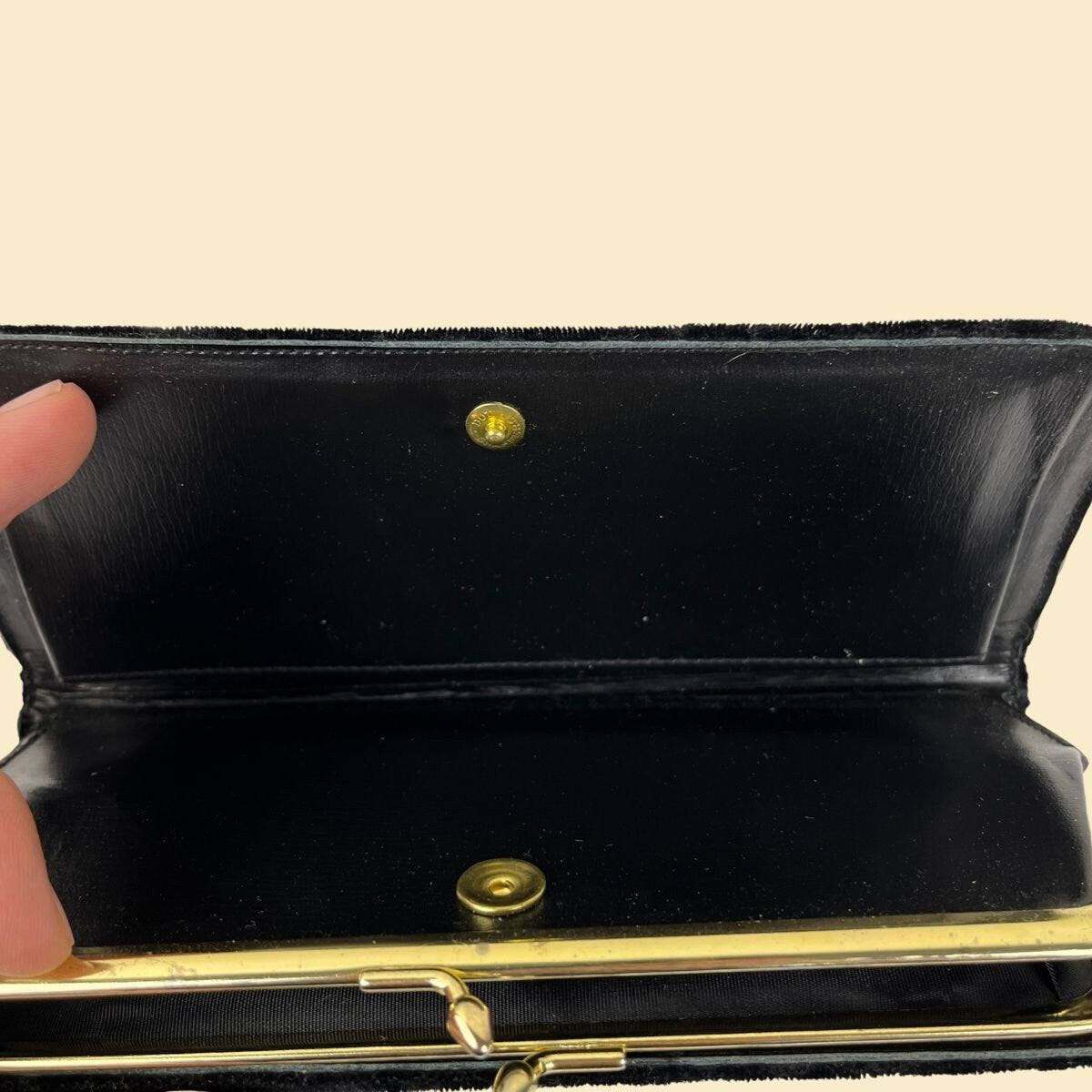 Vintage 70s Baronet black kiss-lock wallet, 1970s black & gold floral textured checkbook/bill wallet