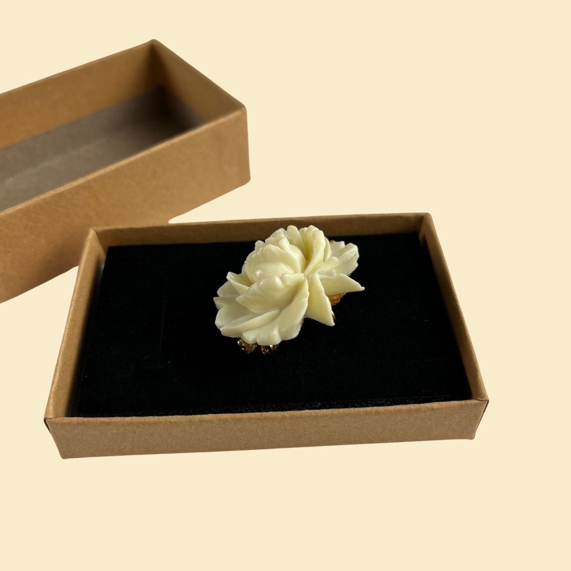 1970s flower brooch/pin by Jonette Jewelry (J.J.), vintage white/gold plastic rose pin