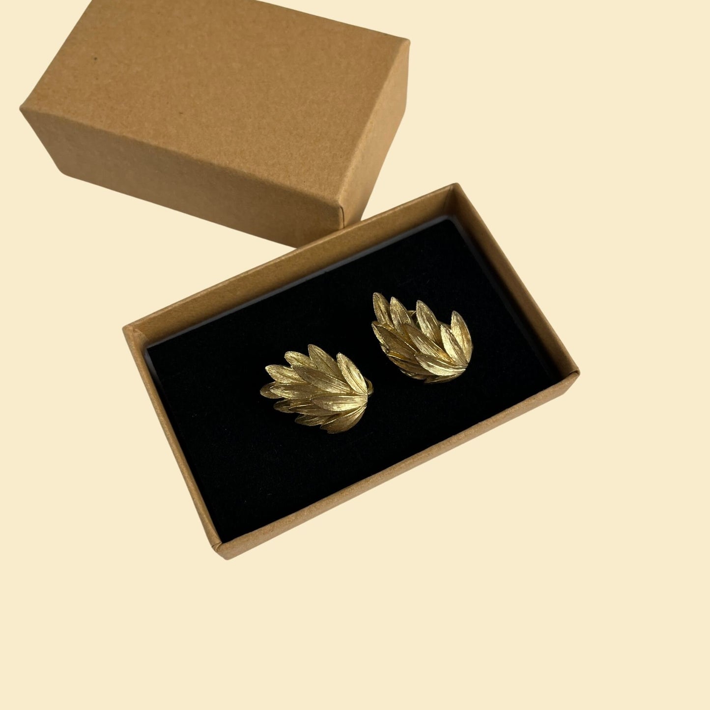 70s Trifari leaf earrings, vintage 1970s gold-toned abstract leaf clip on earrings