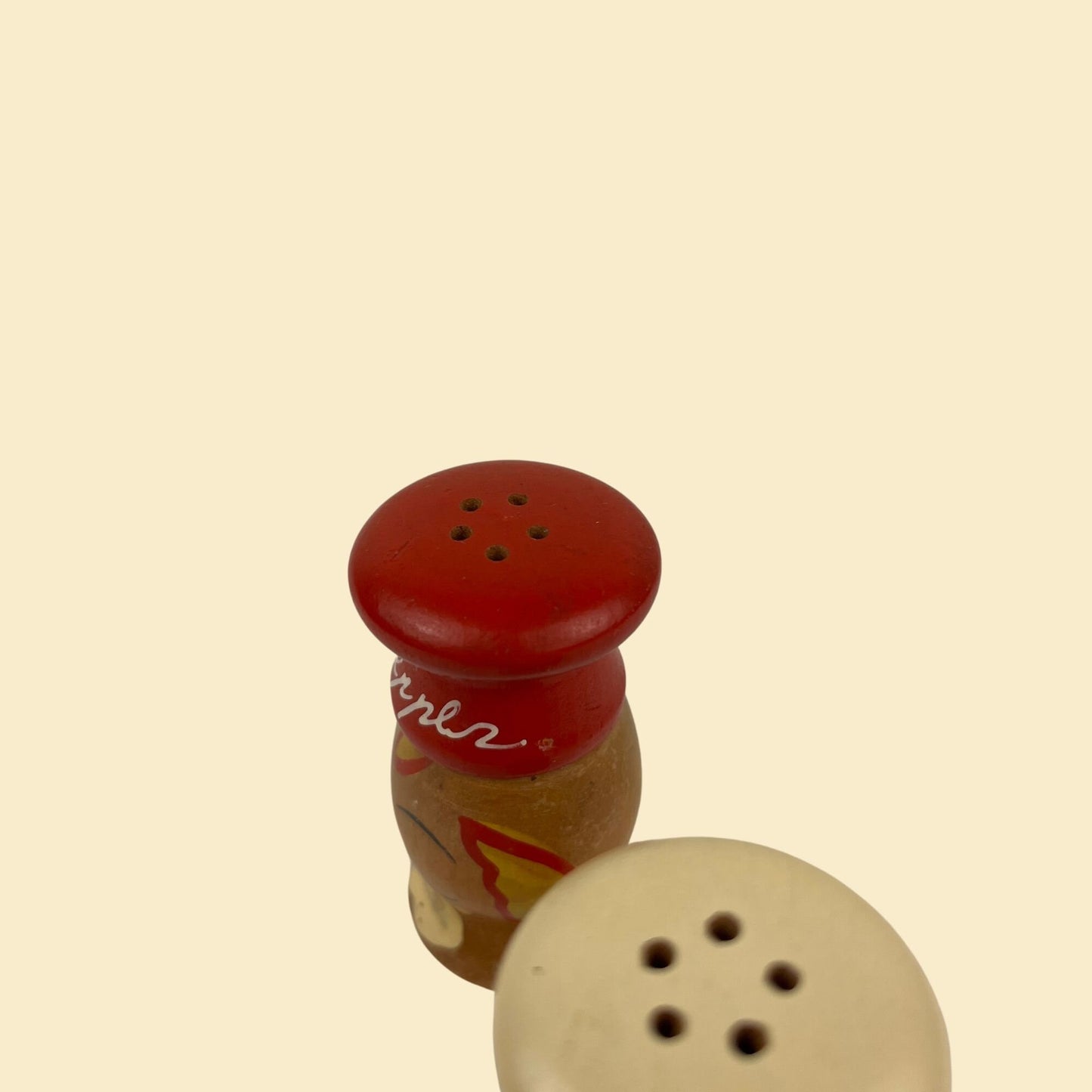 1970s wooden chef-shaped salt & pepper shakers, vintage 70s Japanese made novelty salt shaker set