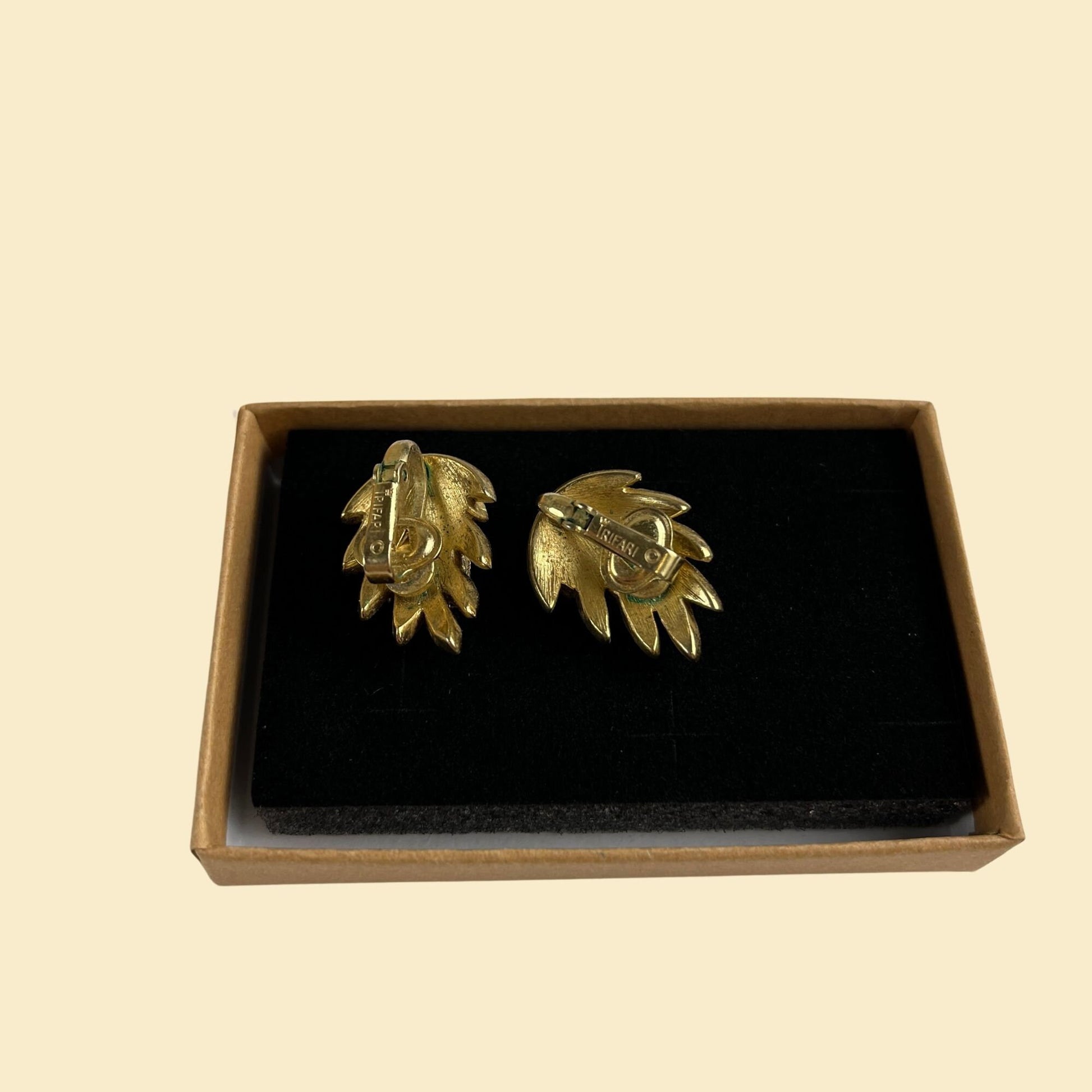 70s Trifari leaf earrings, vintage 1970s gold-toned abstract leaf clip on earrings