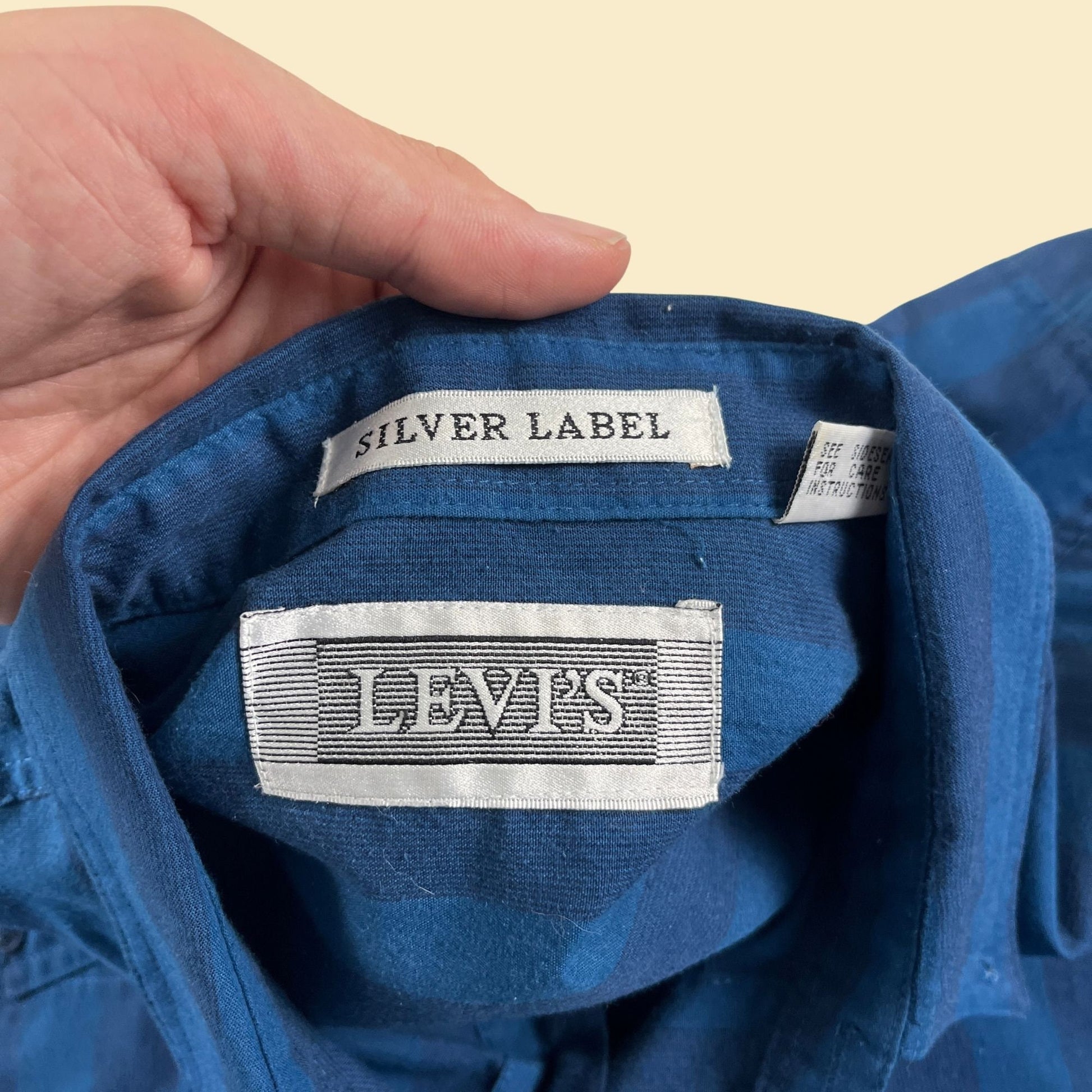 70s/80s M Levi's blue striped shirt, vintage 1970s men's long sleeve lightweight button down top