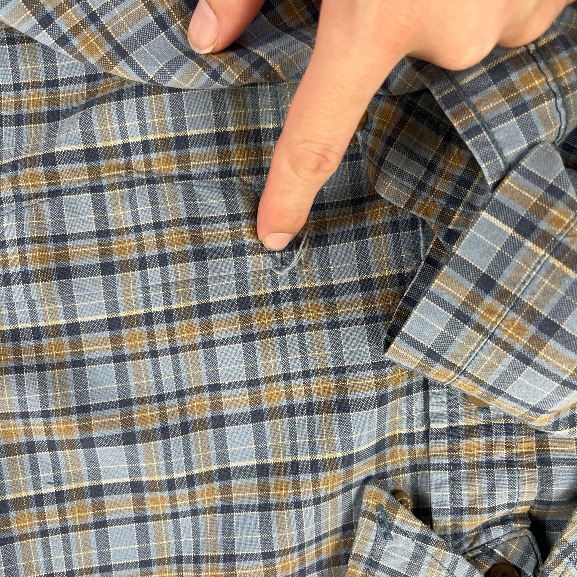 90s/Y2K M flannel shirt, vintage 1990s blue/brown plaid men's button down long sleeve top