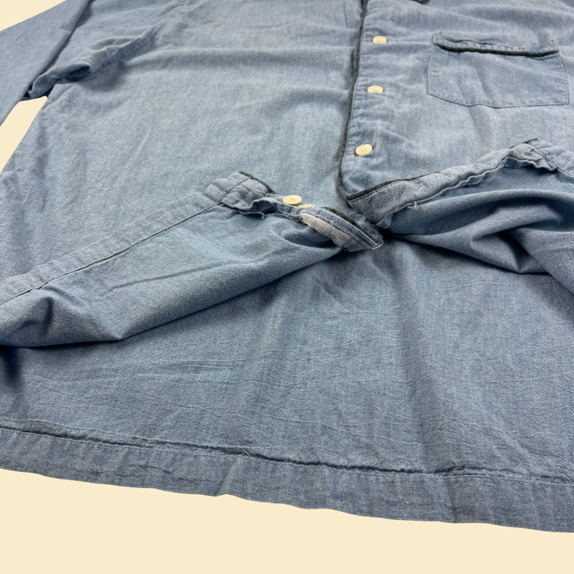 90s/Y2K GAP chambray-style shirt, vintage L light blue cotton button down top