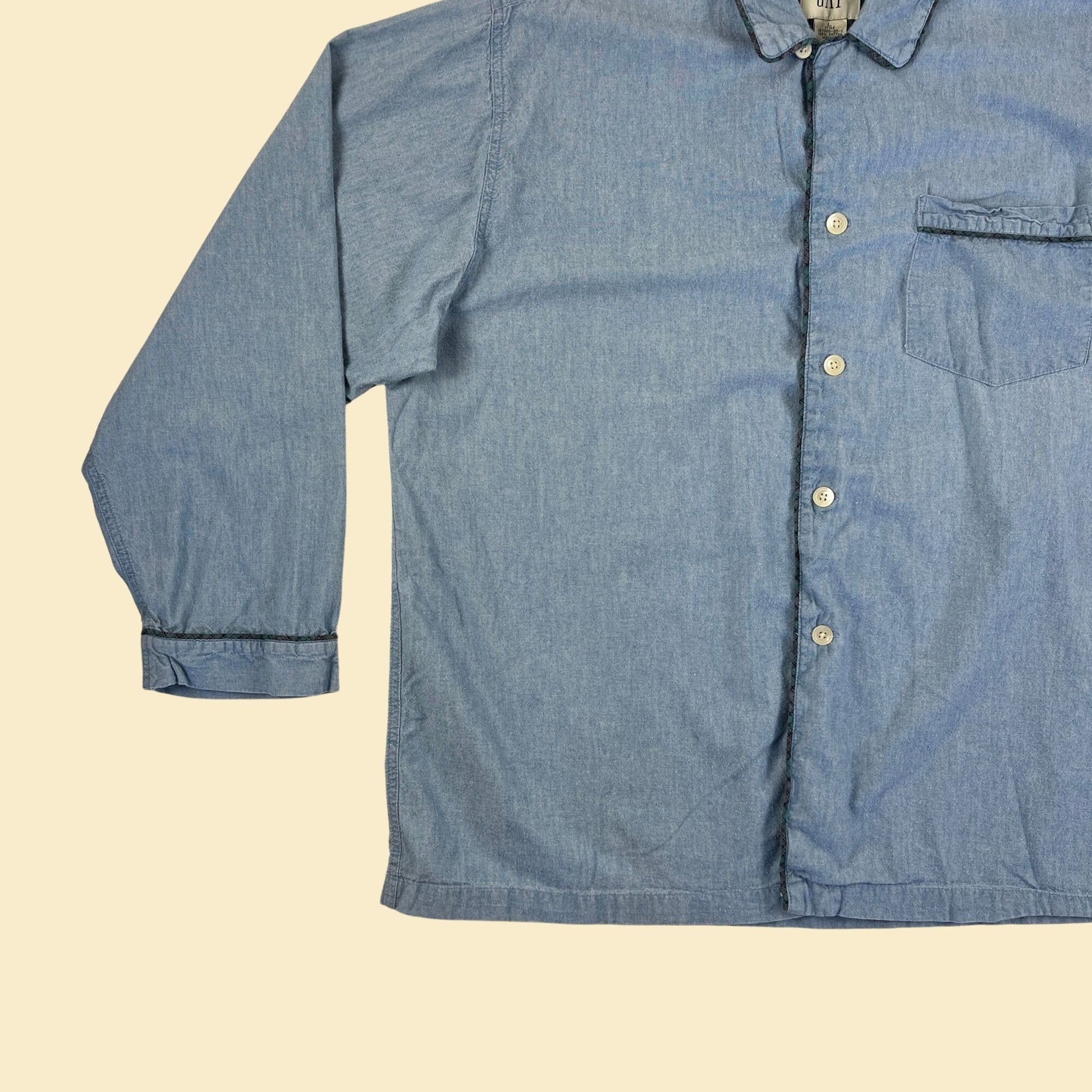 90s/Y2K GAP chambray-style shirt, vintage L light blue cotton button down top