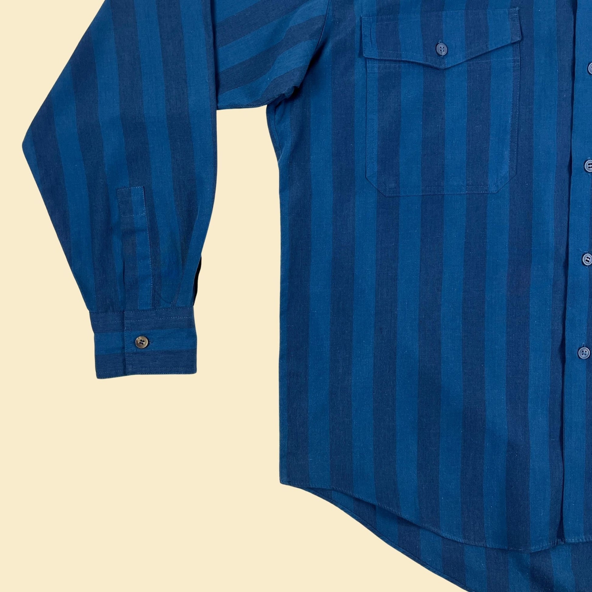 70s/80s M Levi's blue striped shirt, vintage 1970s men's long sleeve lightweight button down top