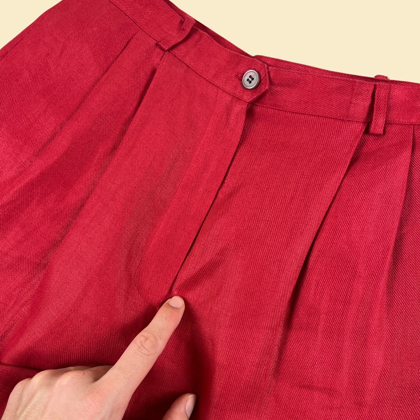 80s/90s high-waisted red shorts, size 10 linen vintage 1980s Talbot's women's shorts