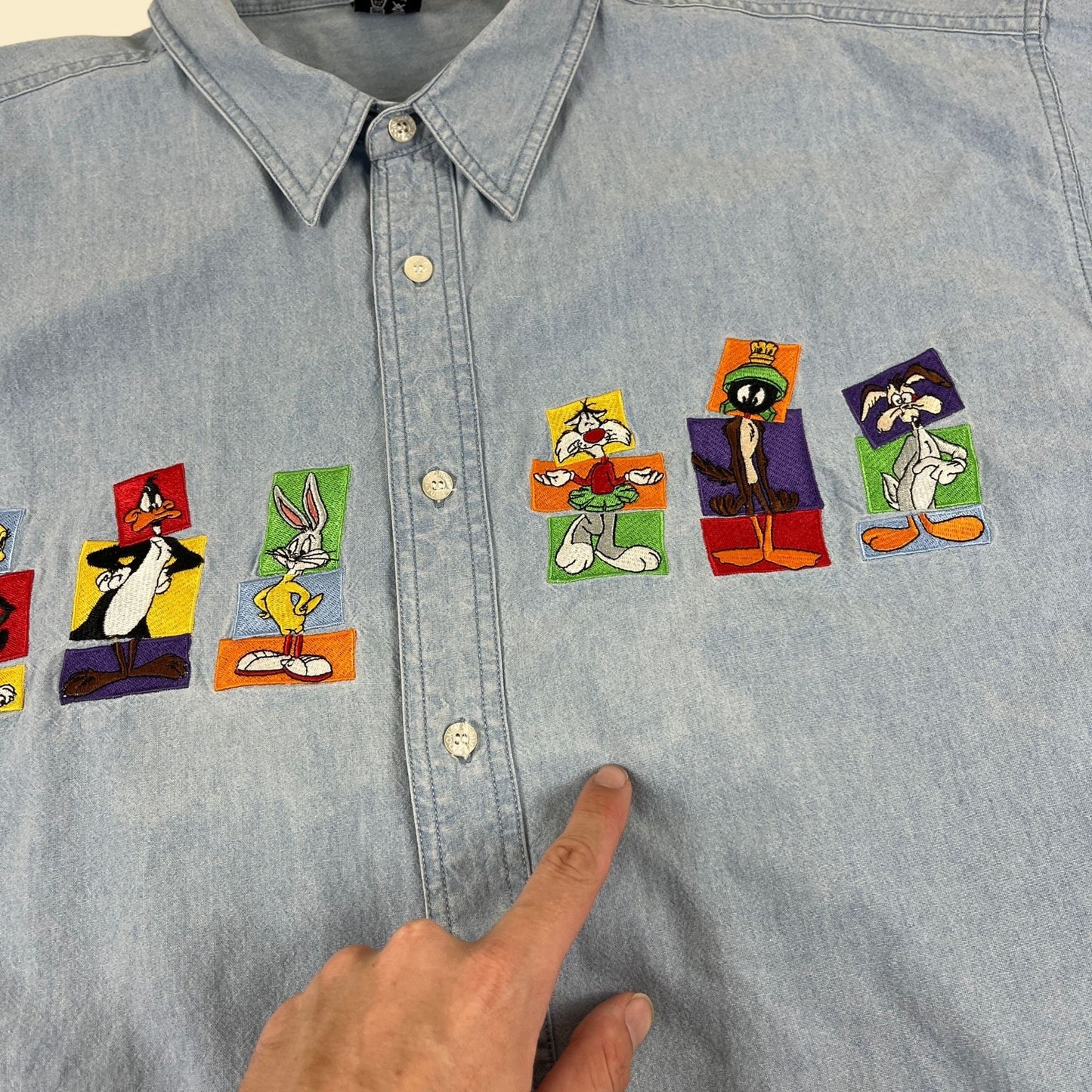 90s XXL Warner Bros Studio shirt, vintage 1990s chambray/denim blue button down long sleeve daffy duck & bugs bunny shirt