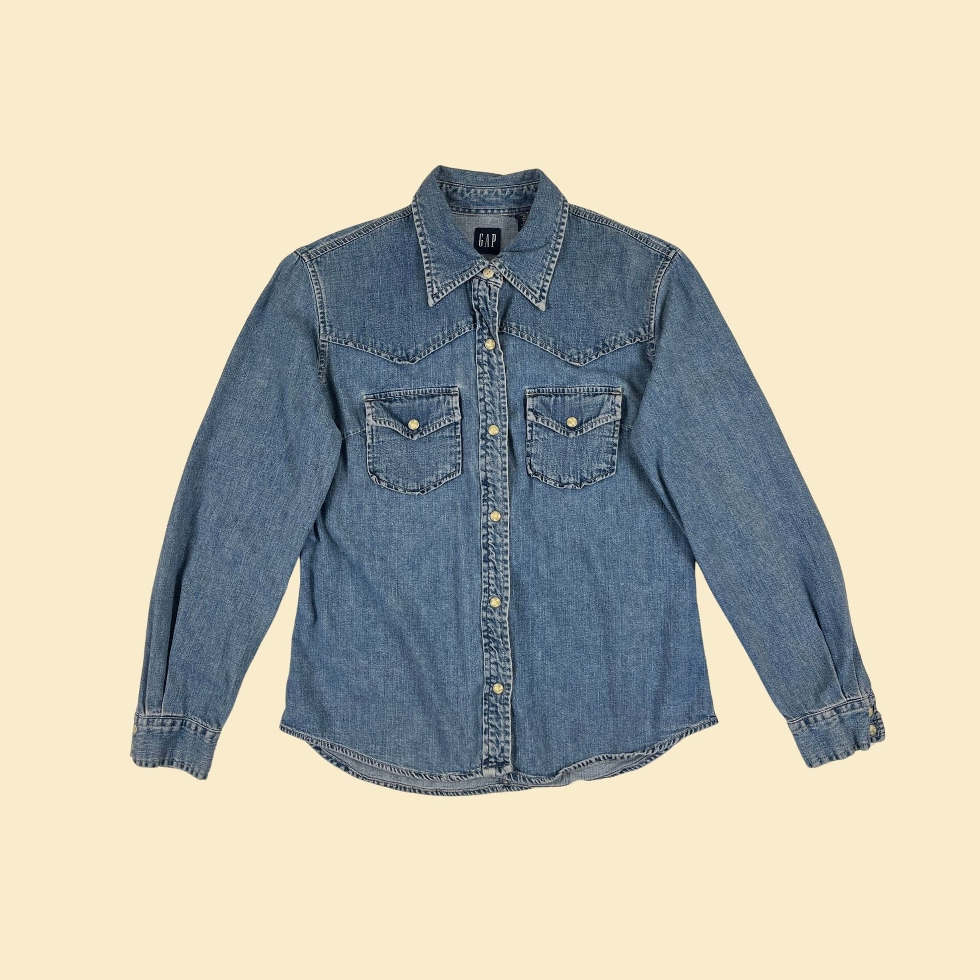 90s/Y2K S GAP denim shirt, vintage women's western snap clasp medium wash denim blouse