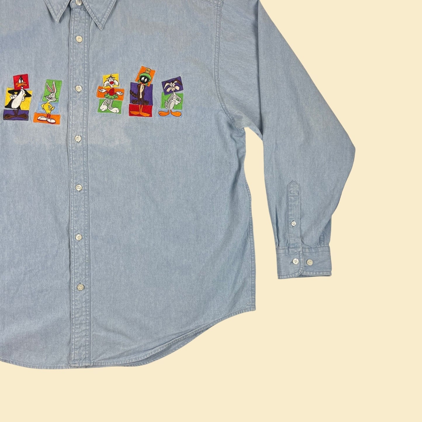 90s XXL Warner Bros Studio shirt, vintage 1990s chambray/denim blue button down long sleeve daffy duck & bugs bunny shirt