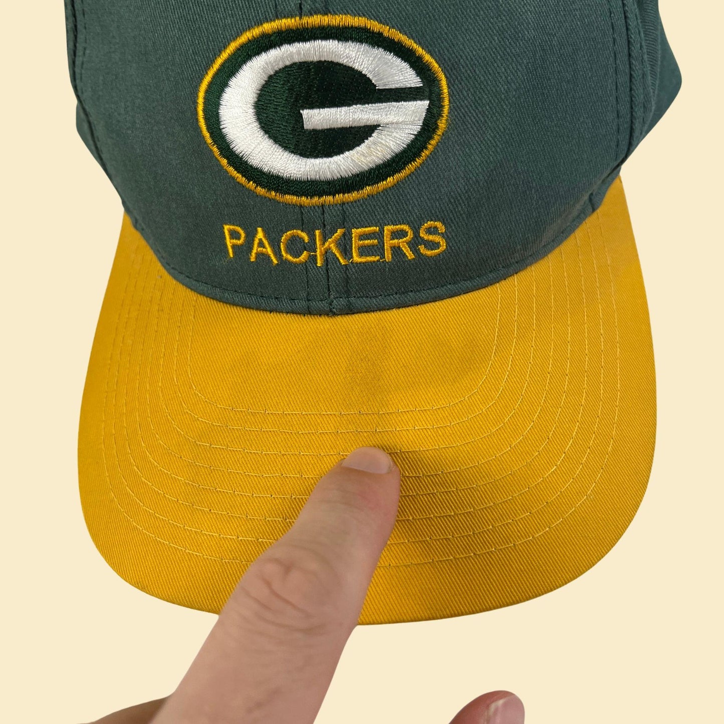 1990s Green Bay Packers snapback hat, vintage green & yellow adjustable baseball cap