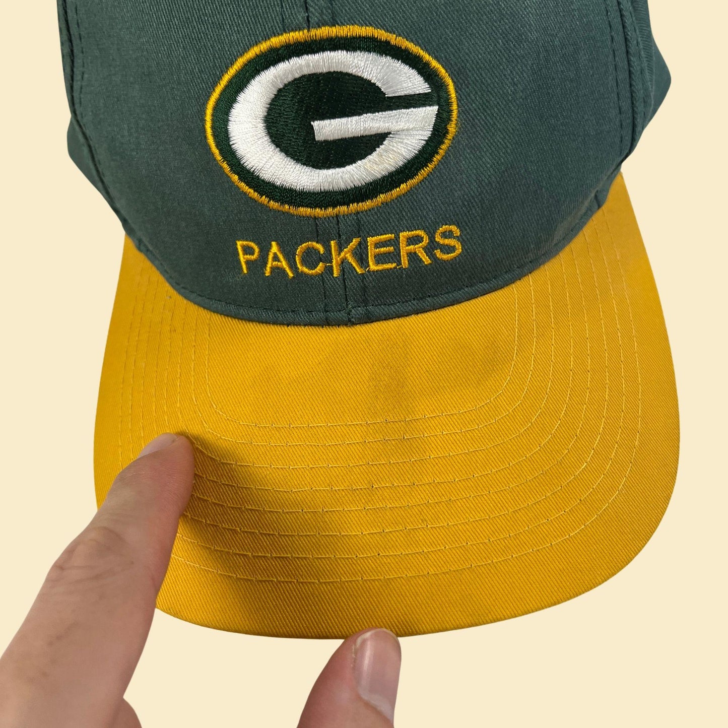 1990s Green Bay Packers snapback hat, vintage green & yellow adjustable baseball cap