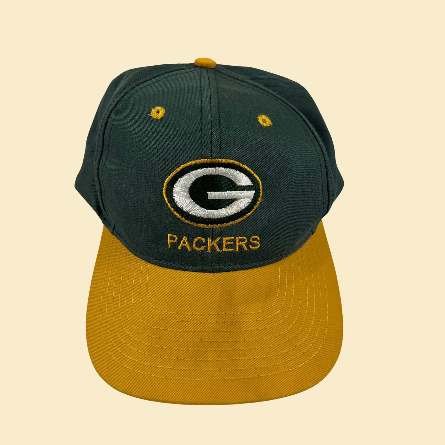 1990s Green Bay Packers snapback hat, vintage green & yellow adjustable baseball cap