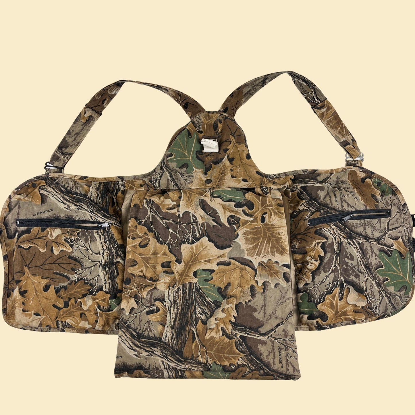 1980s Walls turkey vest w/ Advantage camo, vintage camo S/M (regular) hunting vest w/ foam pad