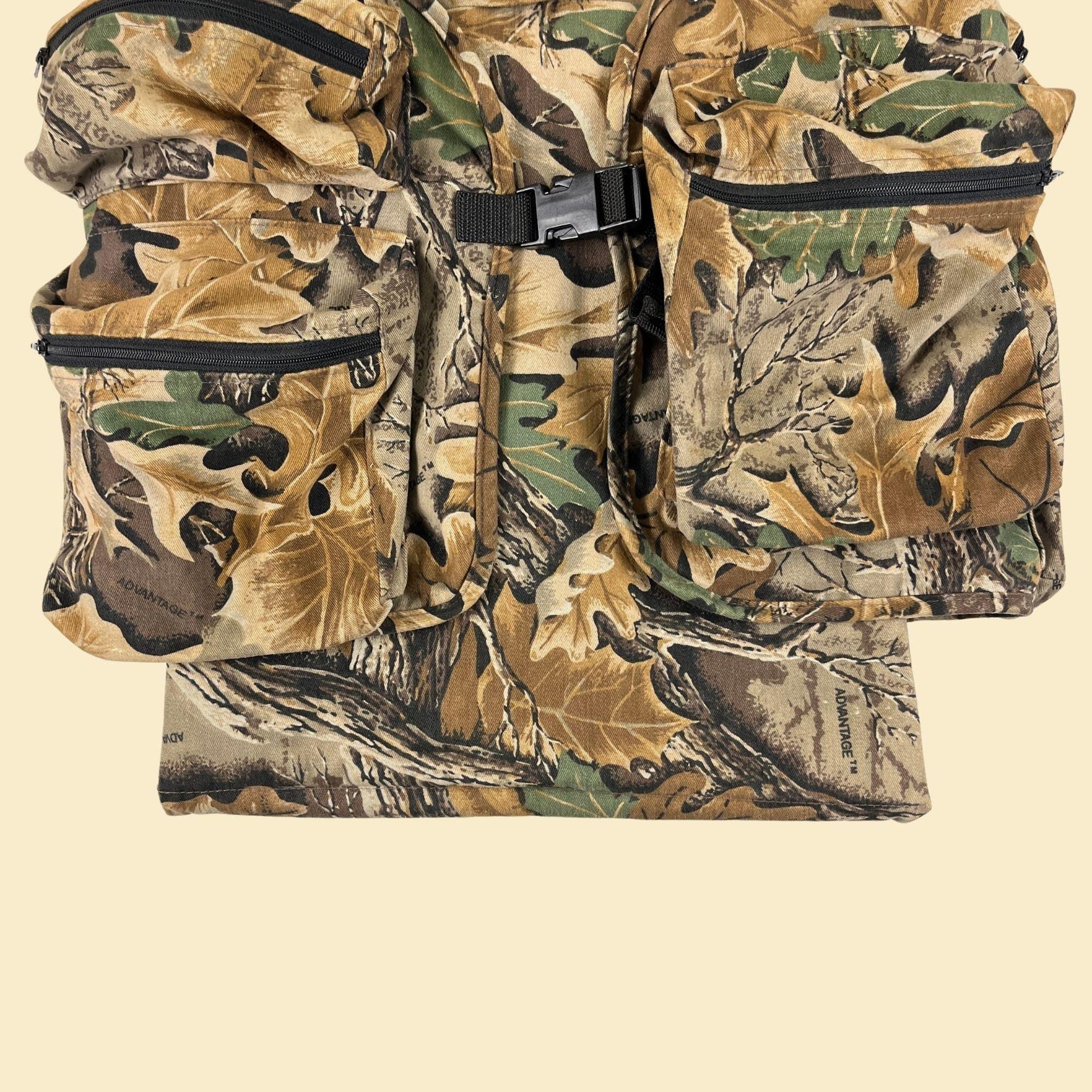 1980s Walls turkey vest w/ Advantage camo, vintage camo S/M (regular) hunting vest w/ foam pad