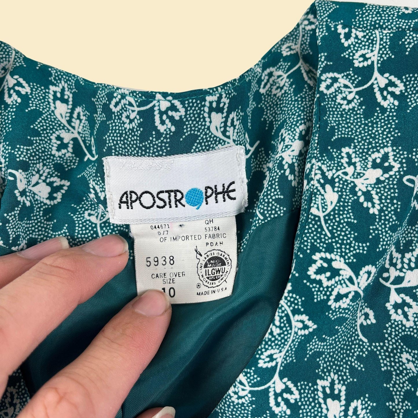 70s/80s teal & white size 10 blouse by Apostrophe, abstract floral patterned top w/ shoulder pads