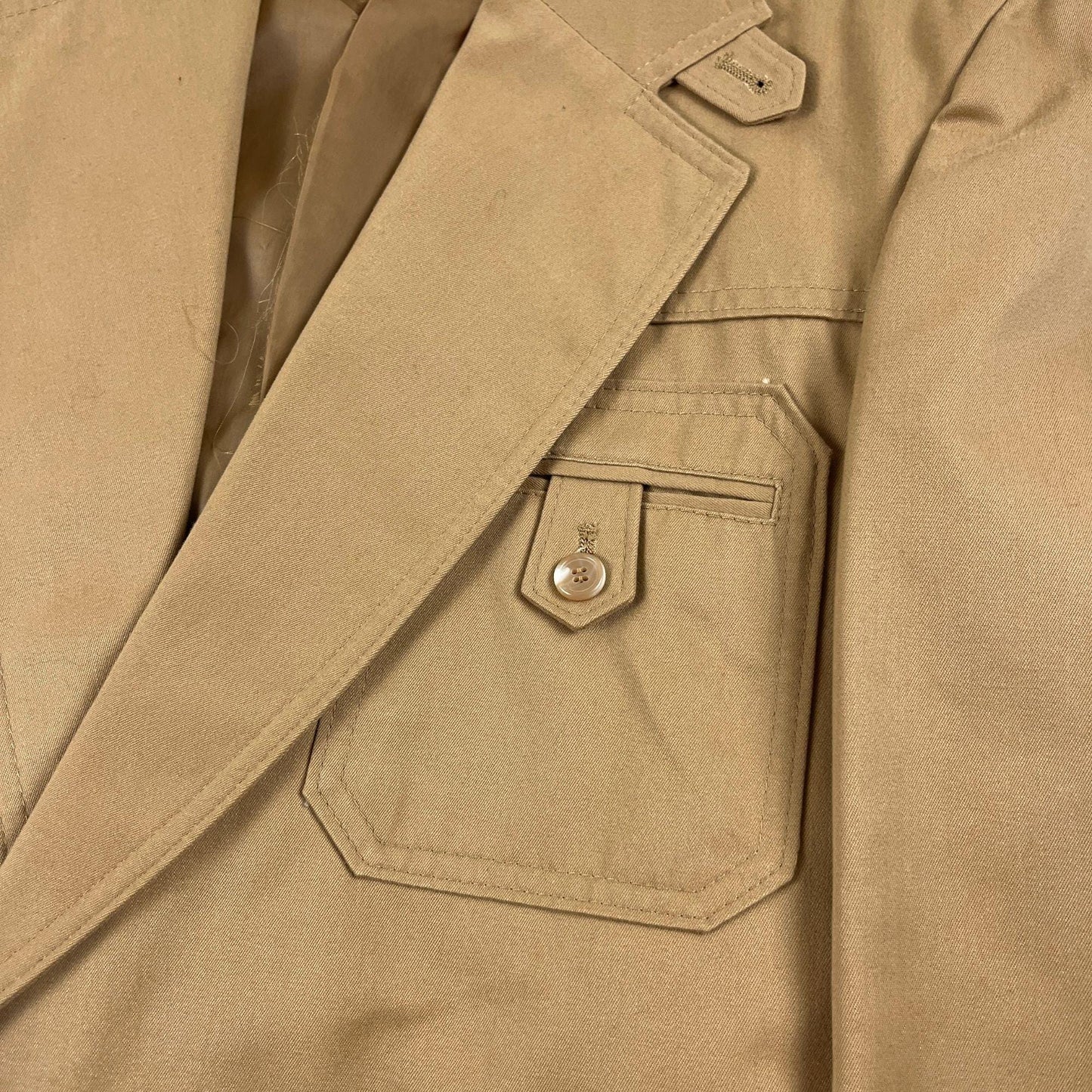 1970s L'Avion 42L sports coat jacket, vintage safari-style men's khaki blazer