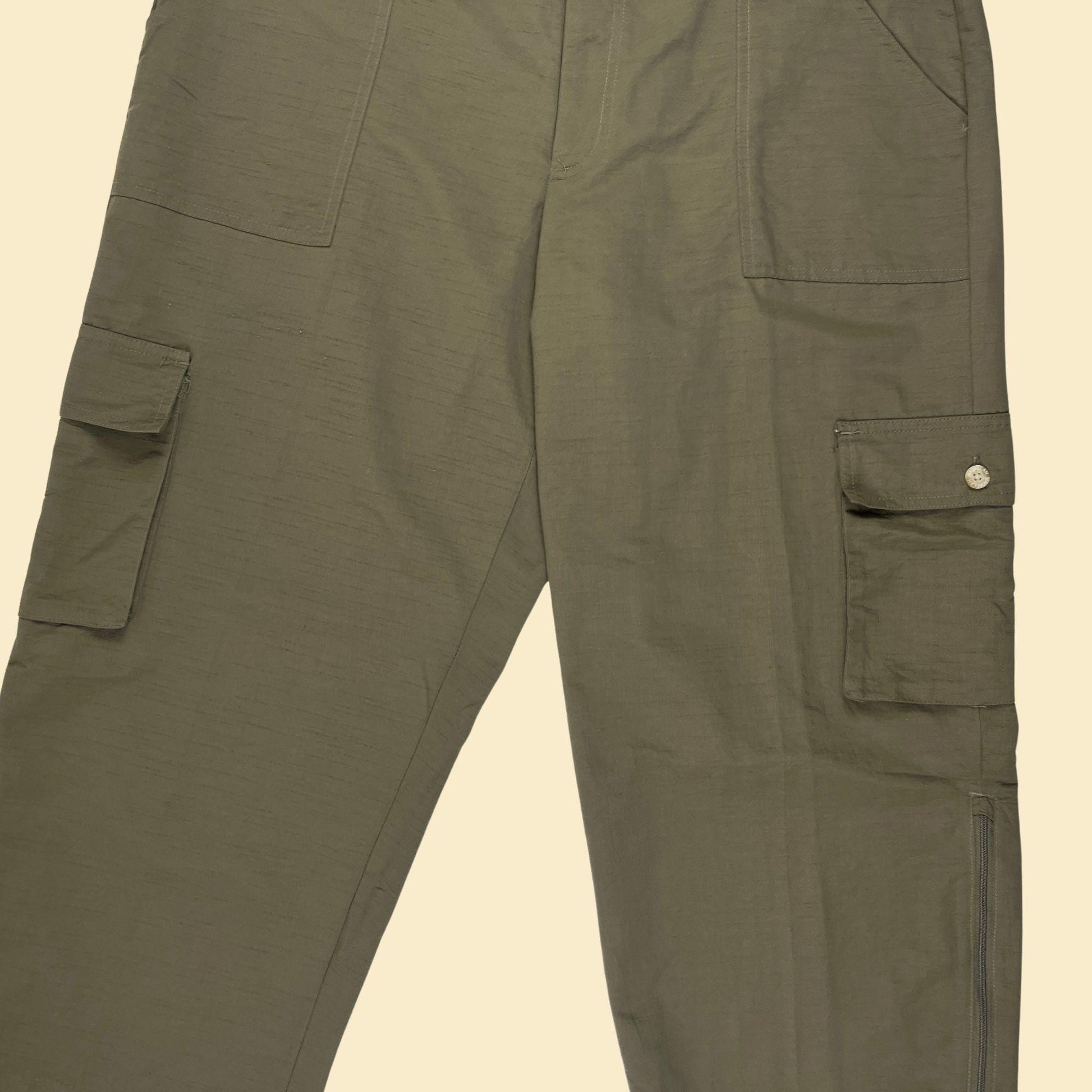 Y2K women's outdoor pants/capris, size 16 vintage 2000s olive green nylon pants