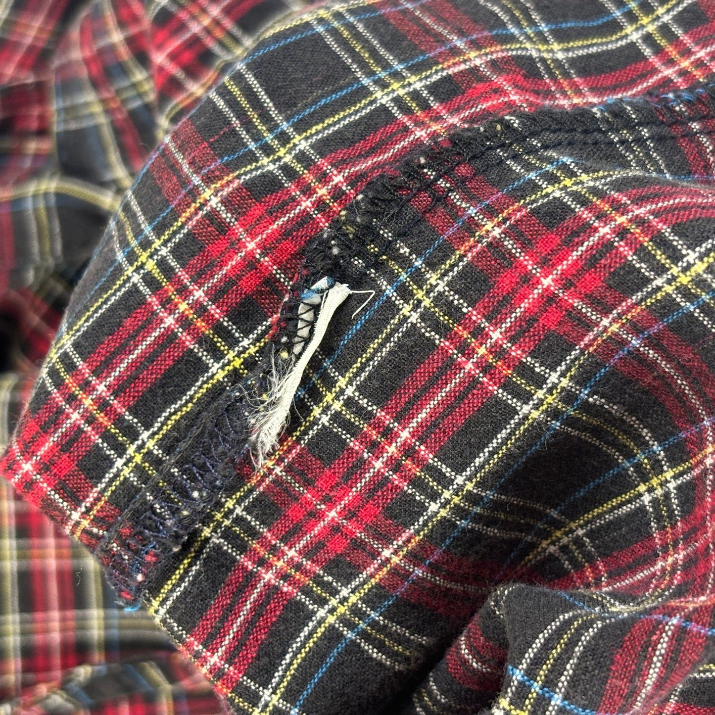 90s/Y2K Abercrombie & Fitch M men's shirt, vintage men's black/red plaid button down top