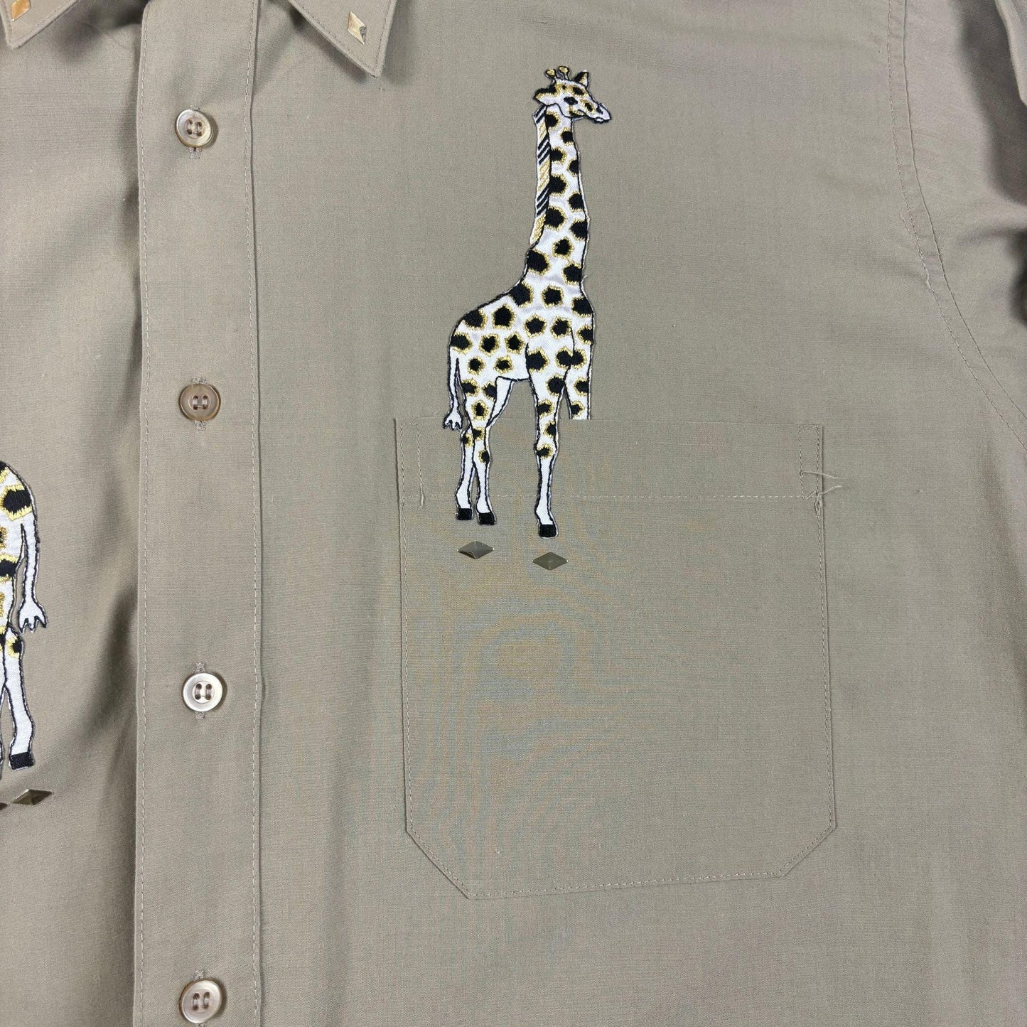 80s/90s giraffe shirt by Marquis, size XL tan giraffe embroidery button down top