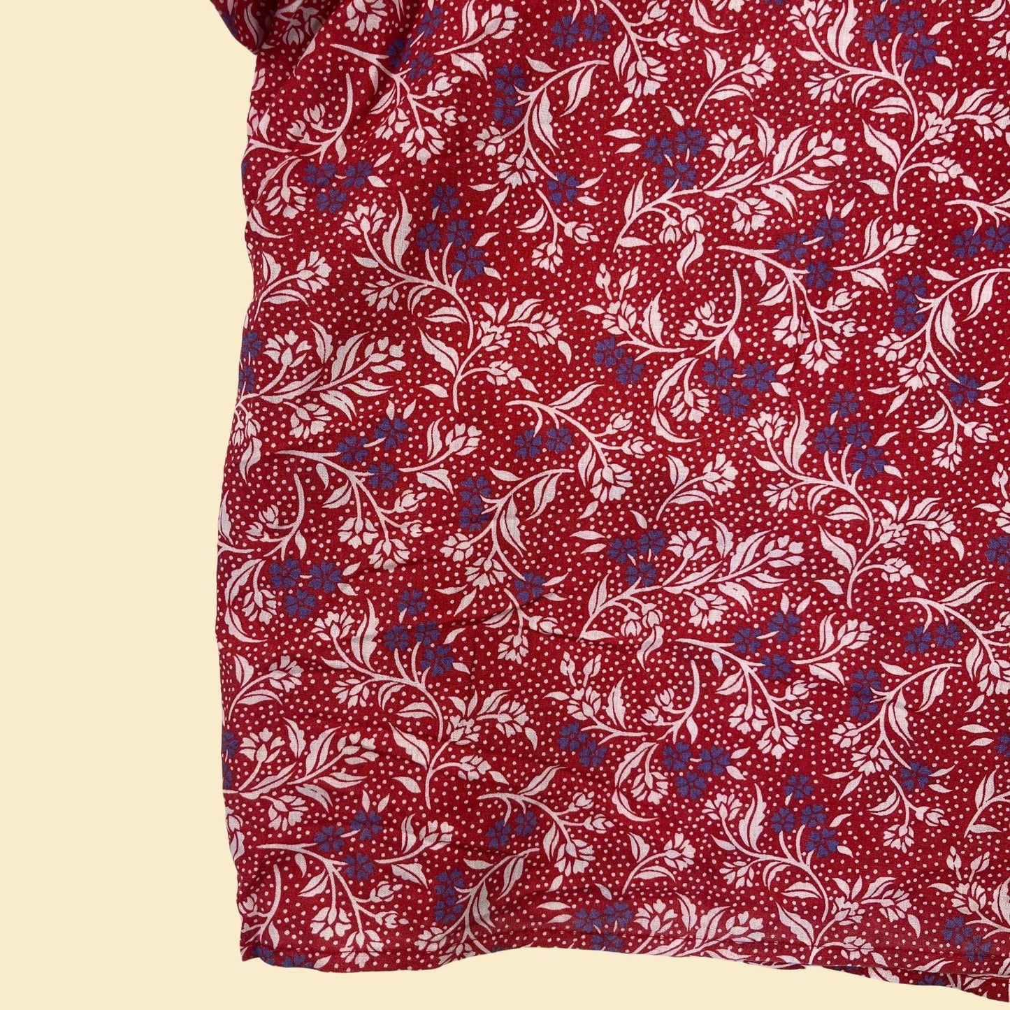 1970s abstract floral top by Ecco Bay, size 40 vintage red & purple short sleeve blouse