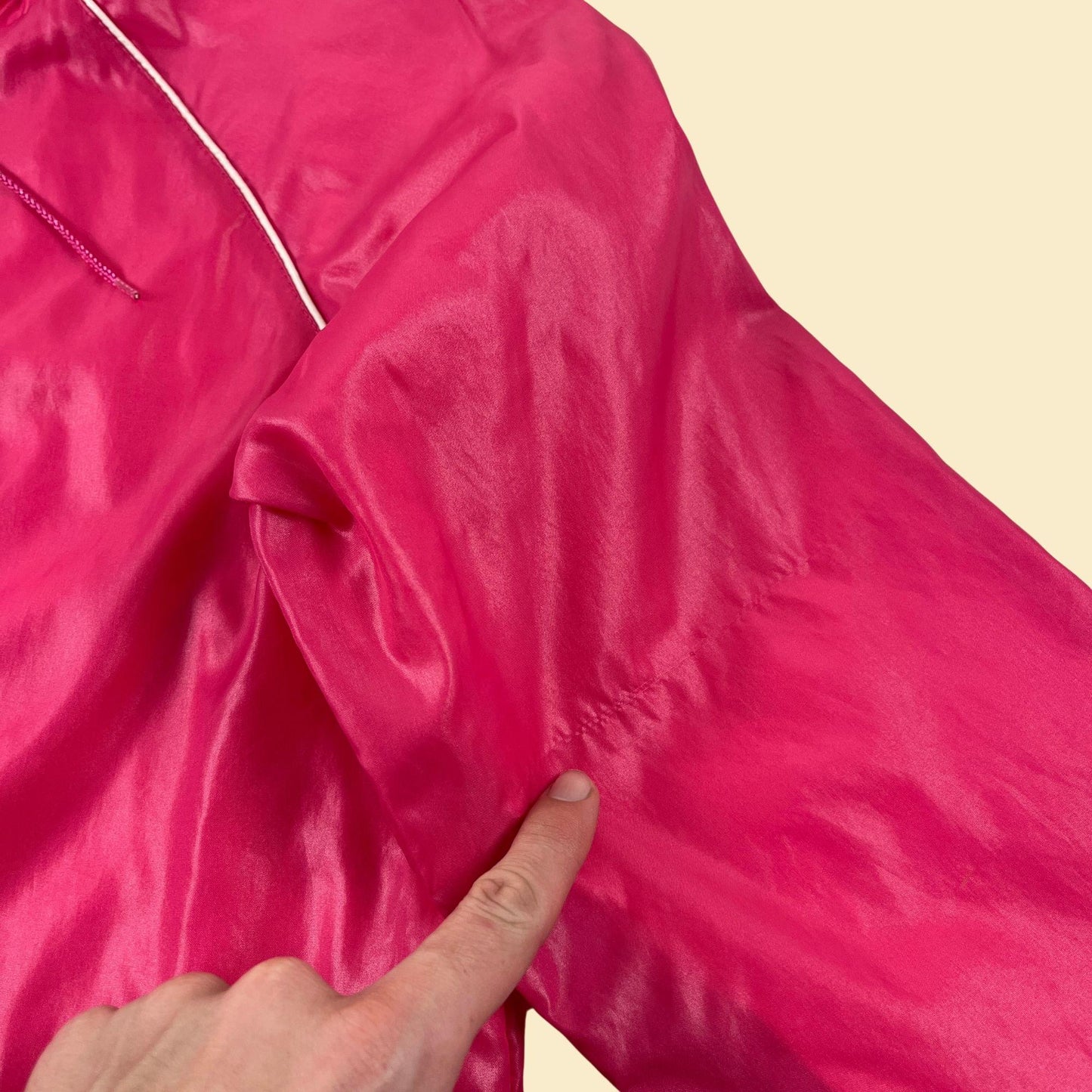 70s/80s XL hot pink windbreaker by Windy Weather, vintage snap clasp hooded pink & white jacket