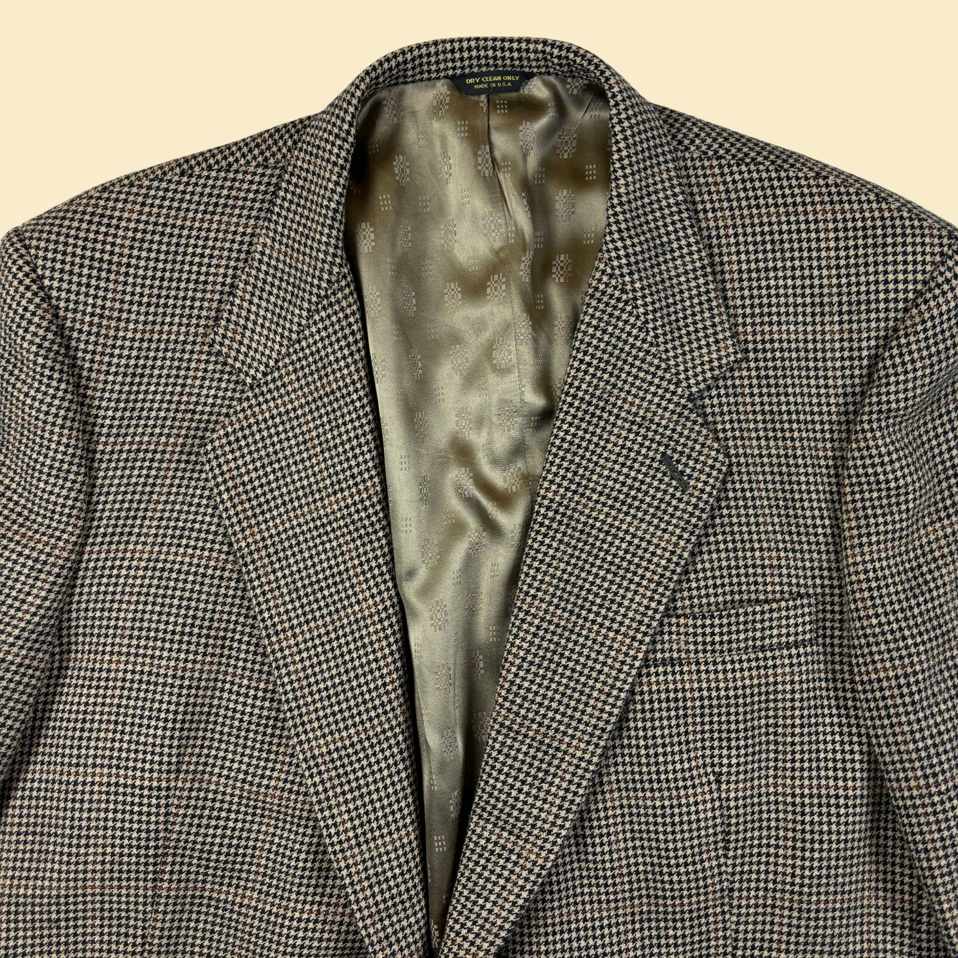 1970s houndstooth sports coat by Aldrich Custom Apparel, vintage USA-made beige/black men's blazer jacket