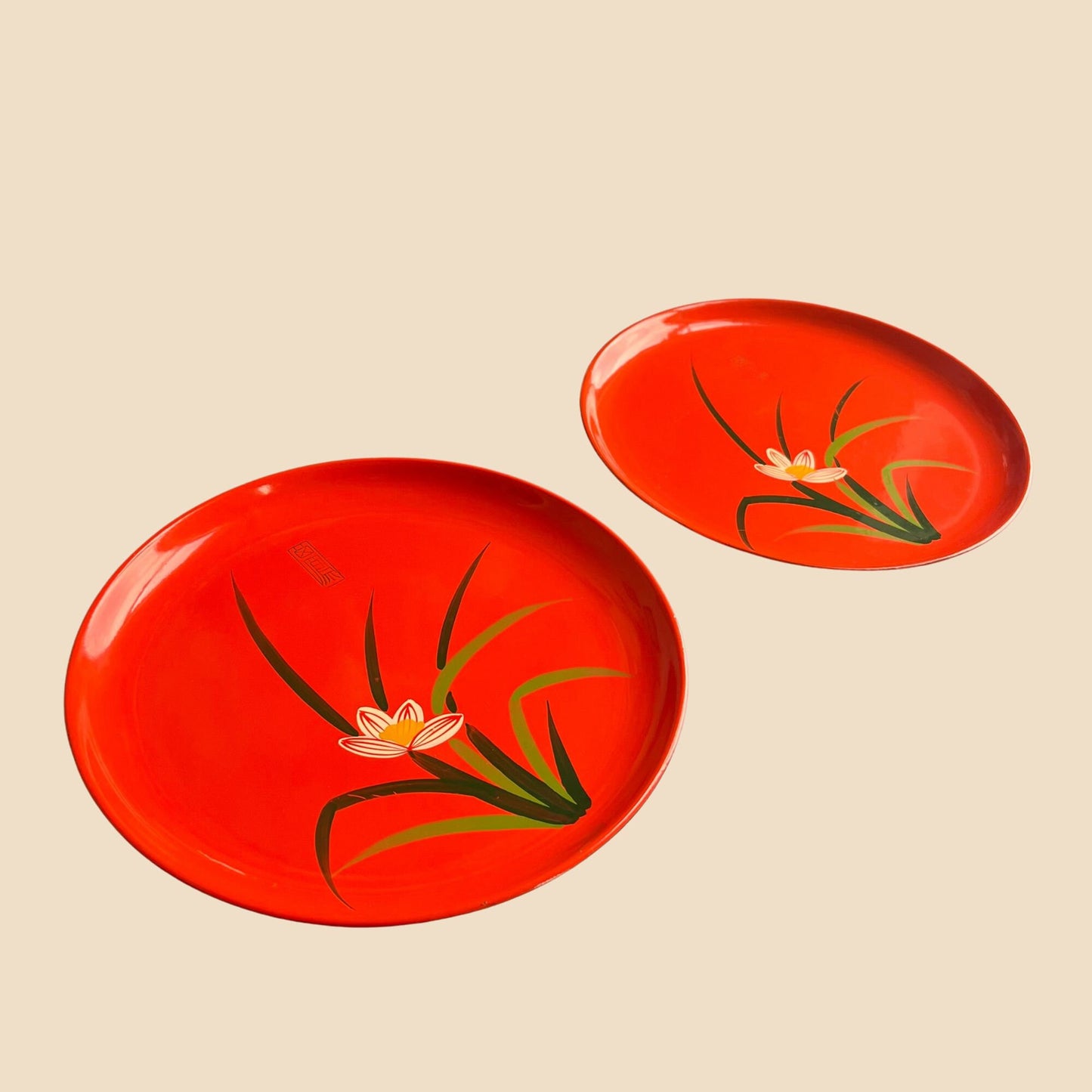 1960s hand painted floral lacquer plates set of 2, red floral mid-century plates, vintage hand painted Japanese plates