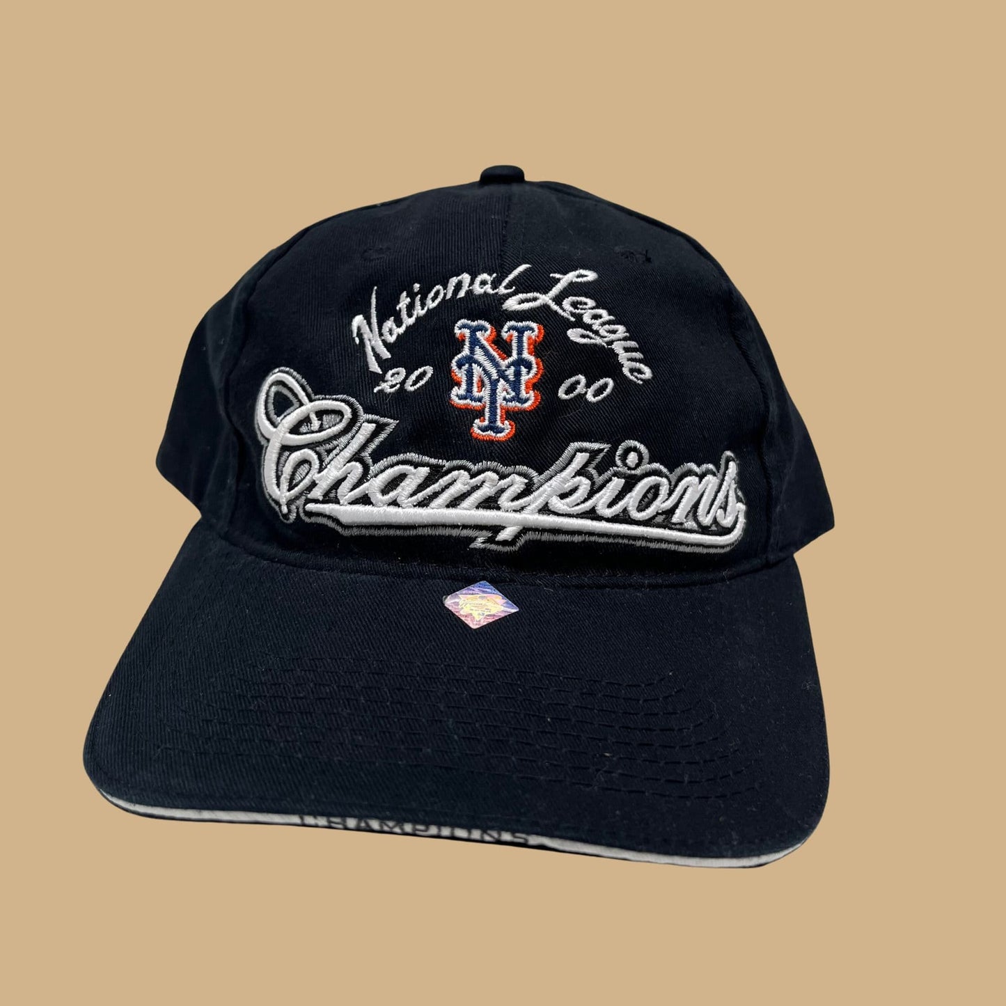 Vintage NY Mets National League 2000 champtions hat, Y2K NYC Mets baseball cap in black, 2000s snapback with original sticker