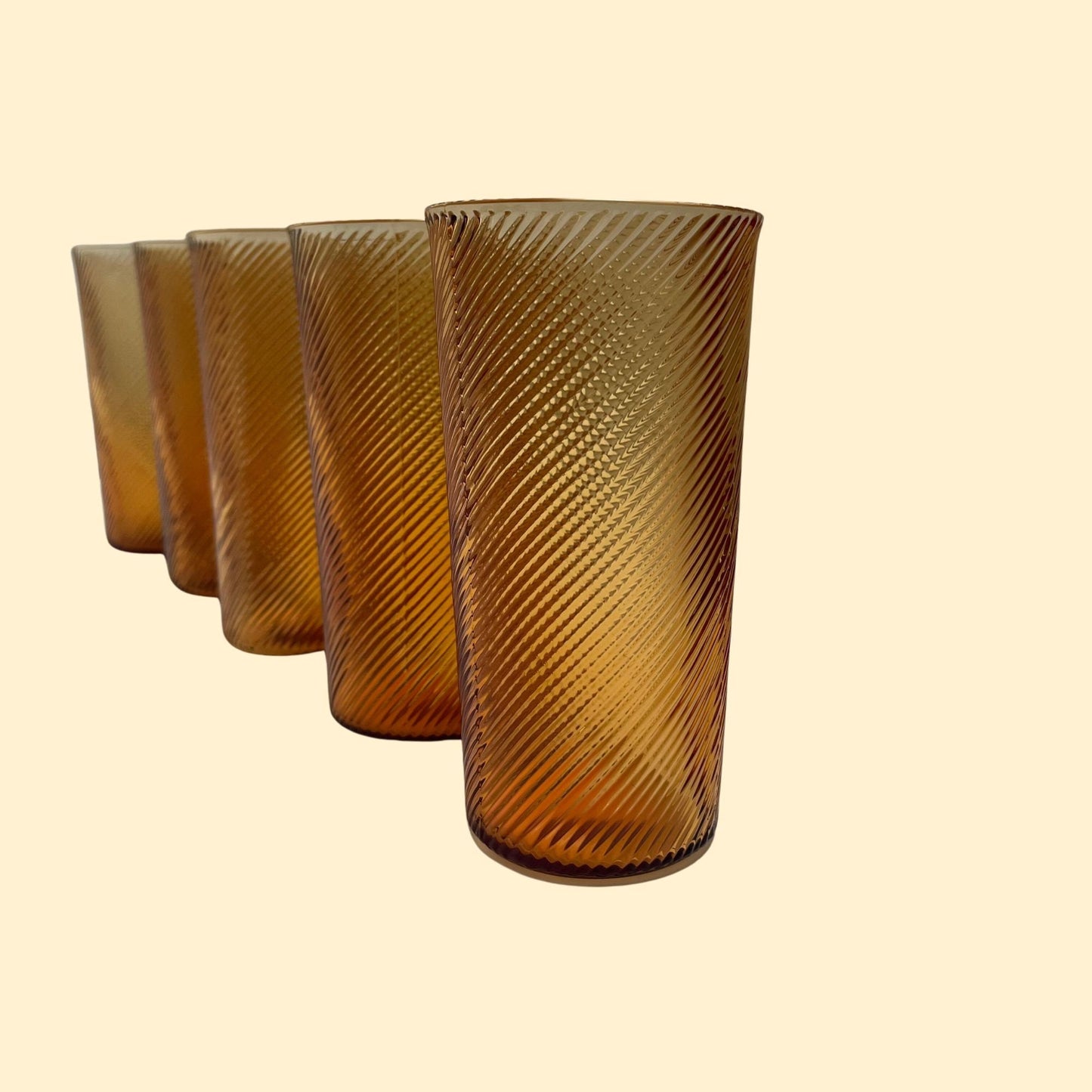 Vintage 1970s amber drinking glasses with swirl pattern, set of 5 orange tumblers, 70s kitchen cups
