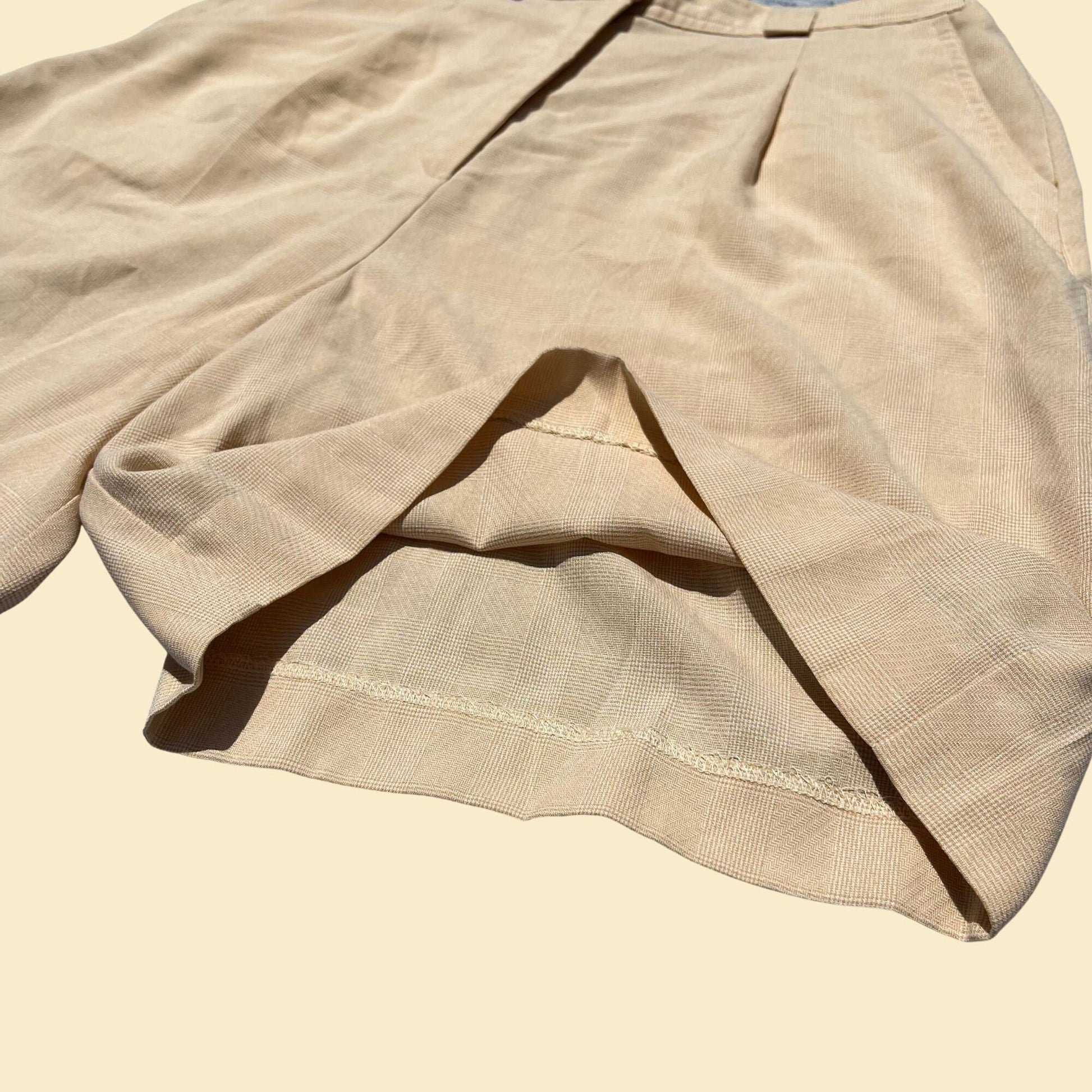 80s pleated women's shorts in beige size 14, vintage 1980s Lily's of Beverly Hills khaki shorts, women's golf shorts