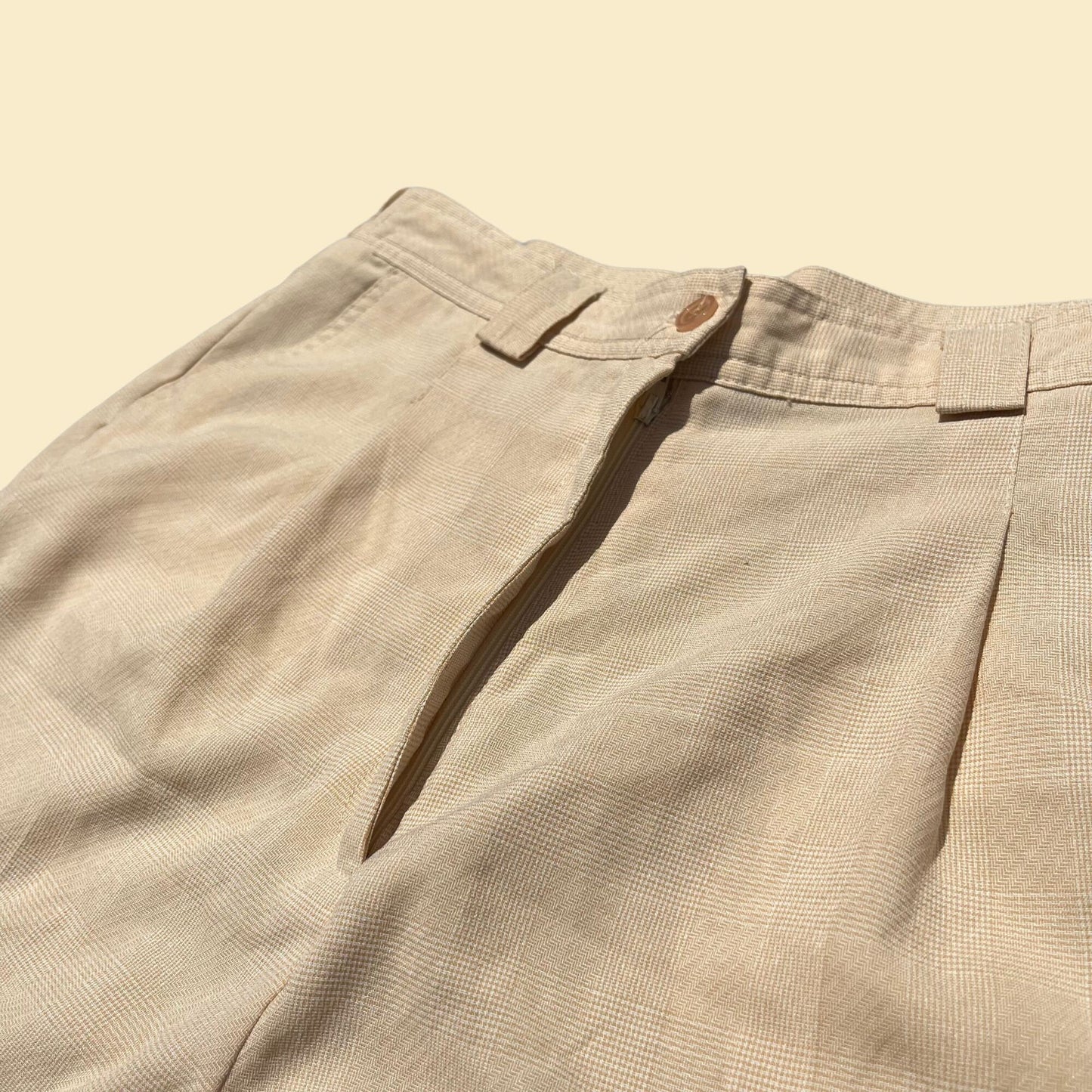 80s pleated women's shorts in beige size 14, vintage 1980s Lily's of Beverly Hills khaki shorts, women's golf shorts