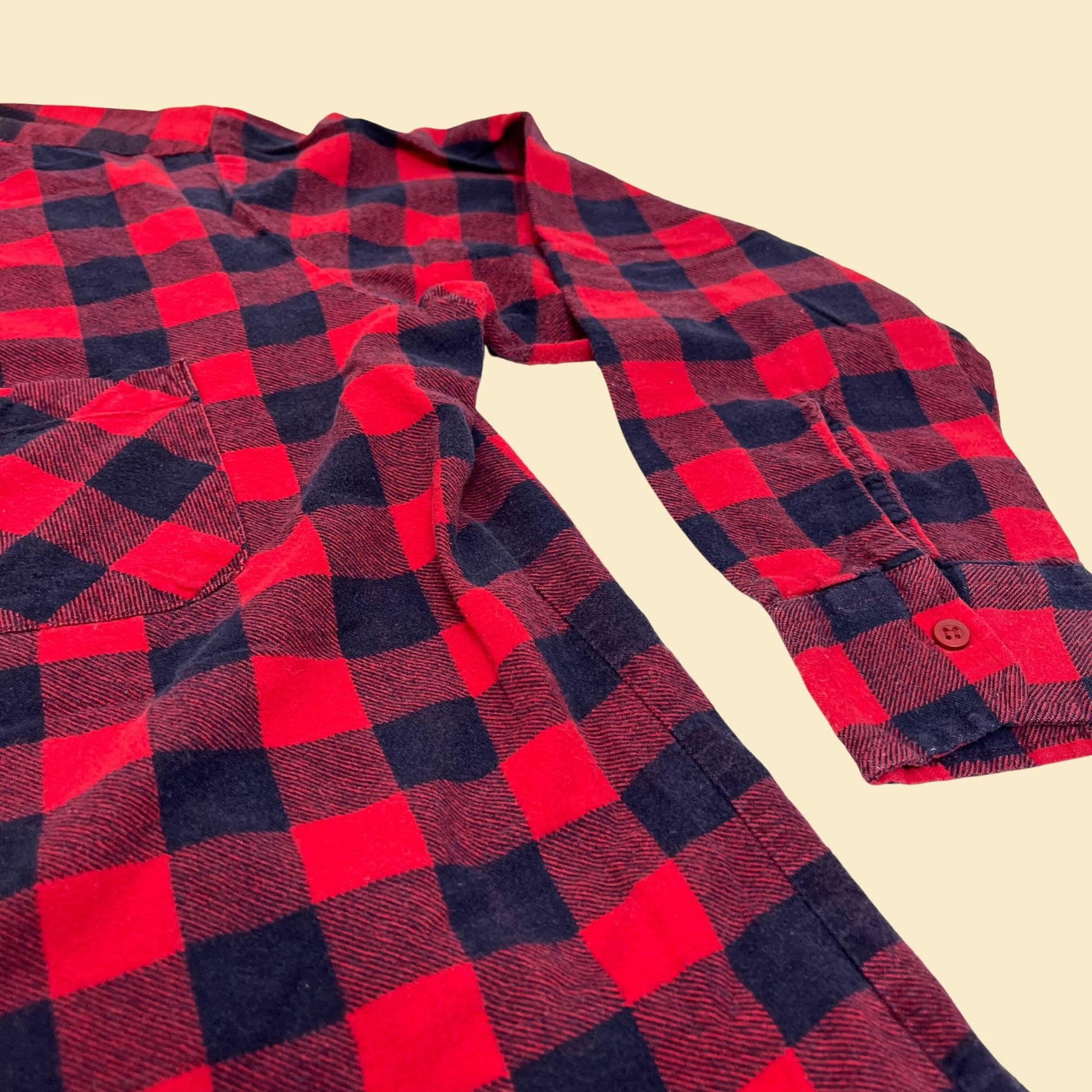 80s black and red checkered large flannel shirt, men's 1980s button down long sleeve cotton top