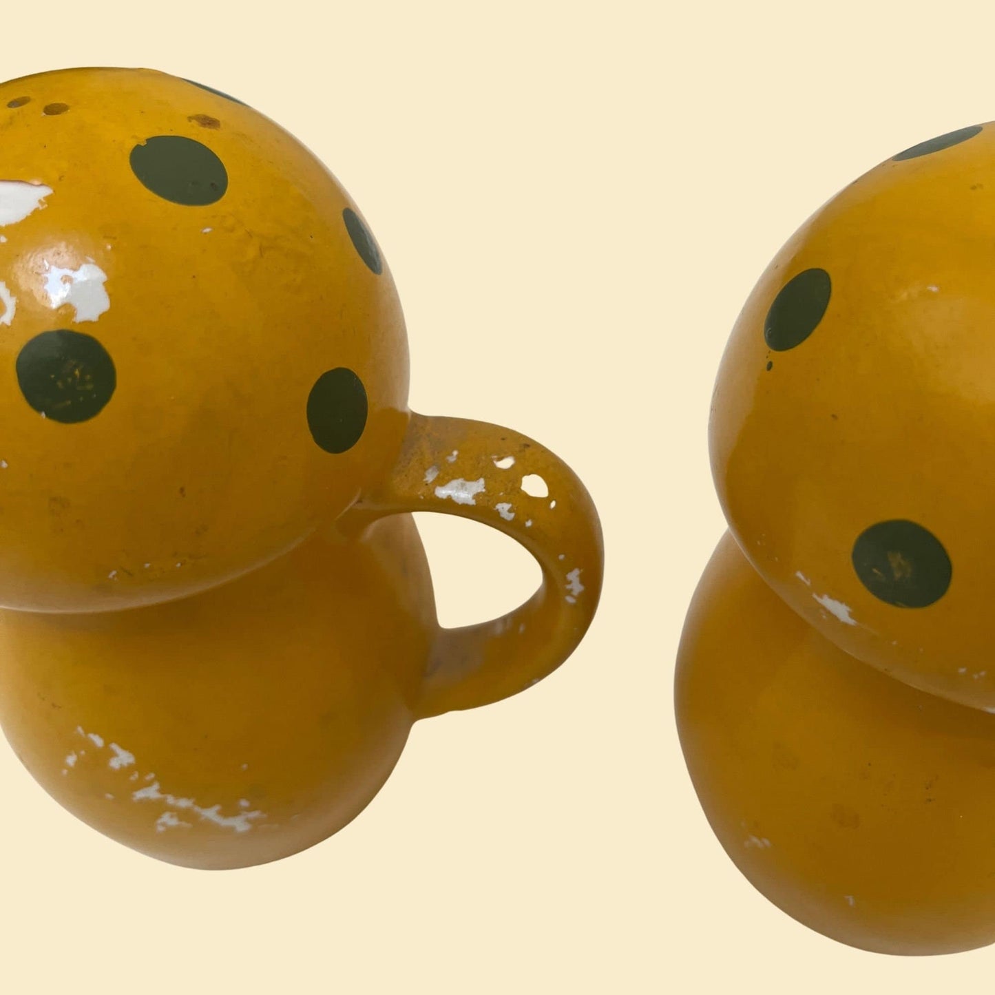 80s mushroom salt & pepper shakers, vintage ceramic yellow and green mushroom shaped seasoning shakers