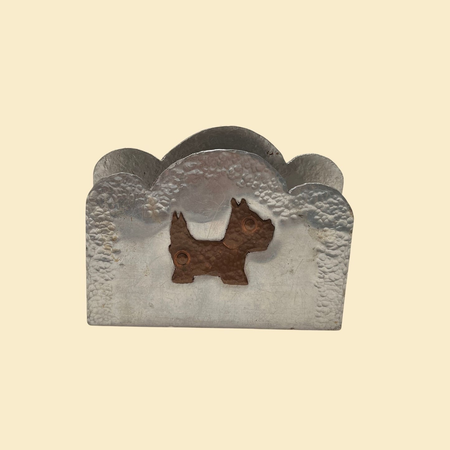 Vintage metal napkin holder with Scottish Terrier, 70s hammered metal napkin holder, 1970s folk art dog kitchen organizer