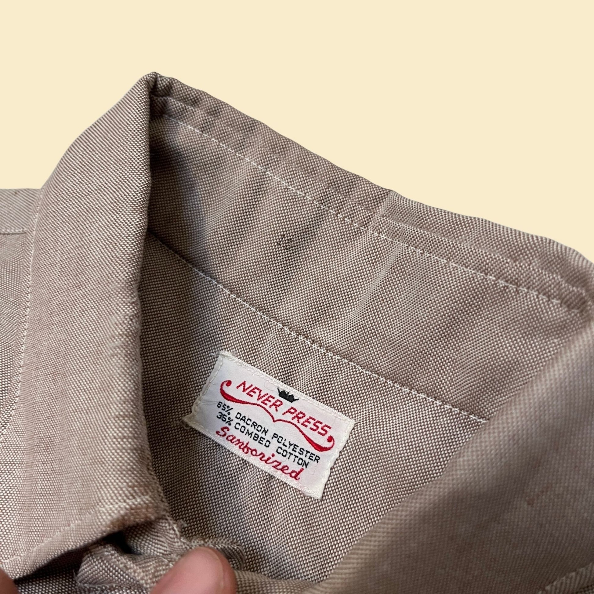 70s men's casual shirt by Never Pressed, Sanforized, vintage short sleeve workwear button down in light brown