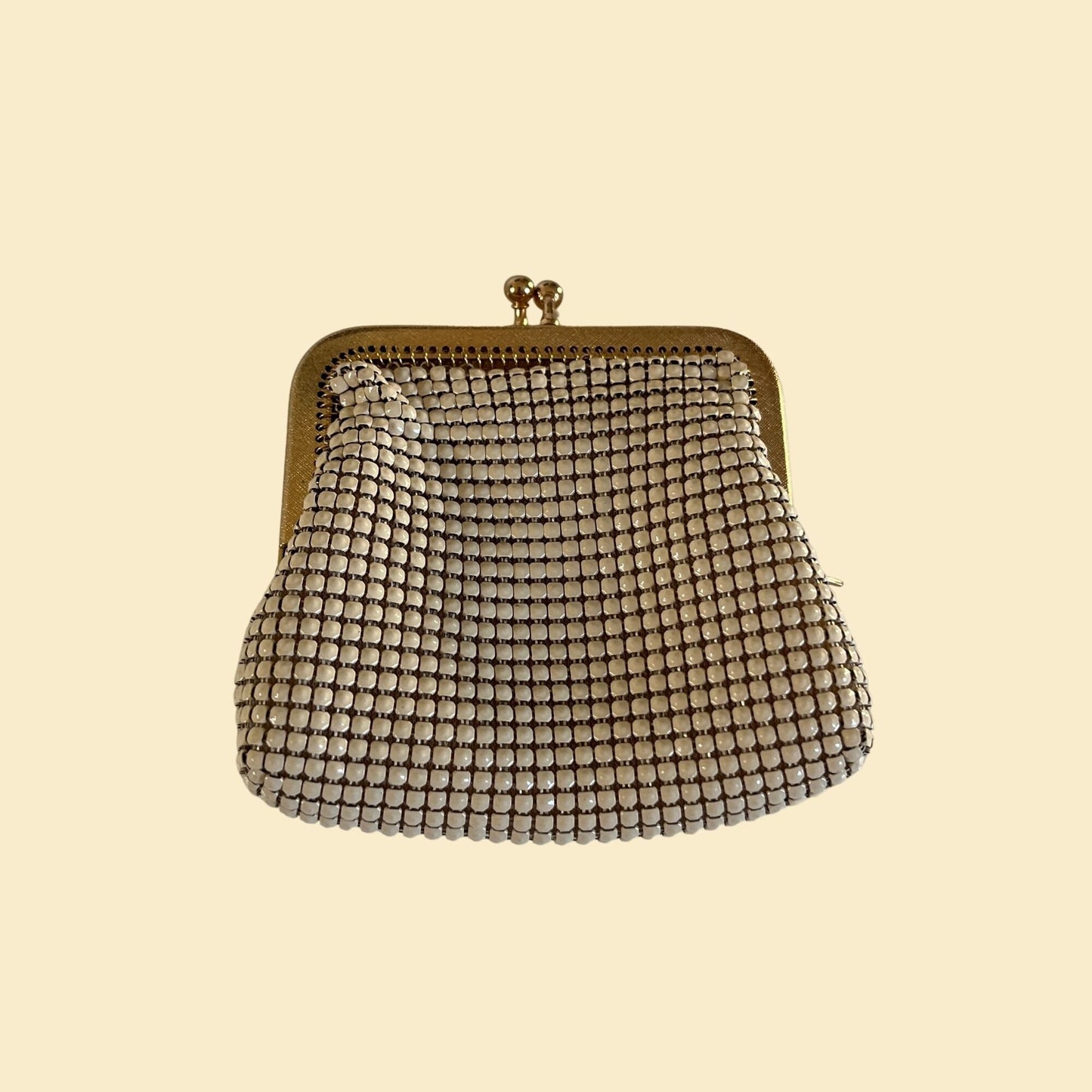 1950s Royal Mesh beige coin purse, vintage 50s off white & gold metal mesh coin pouch