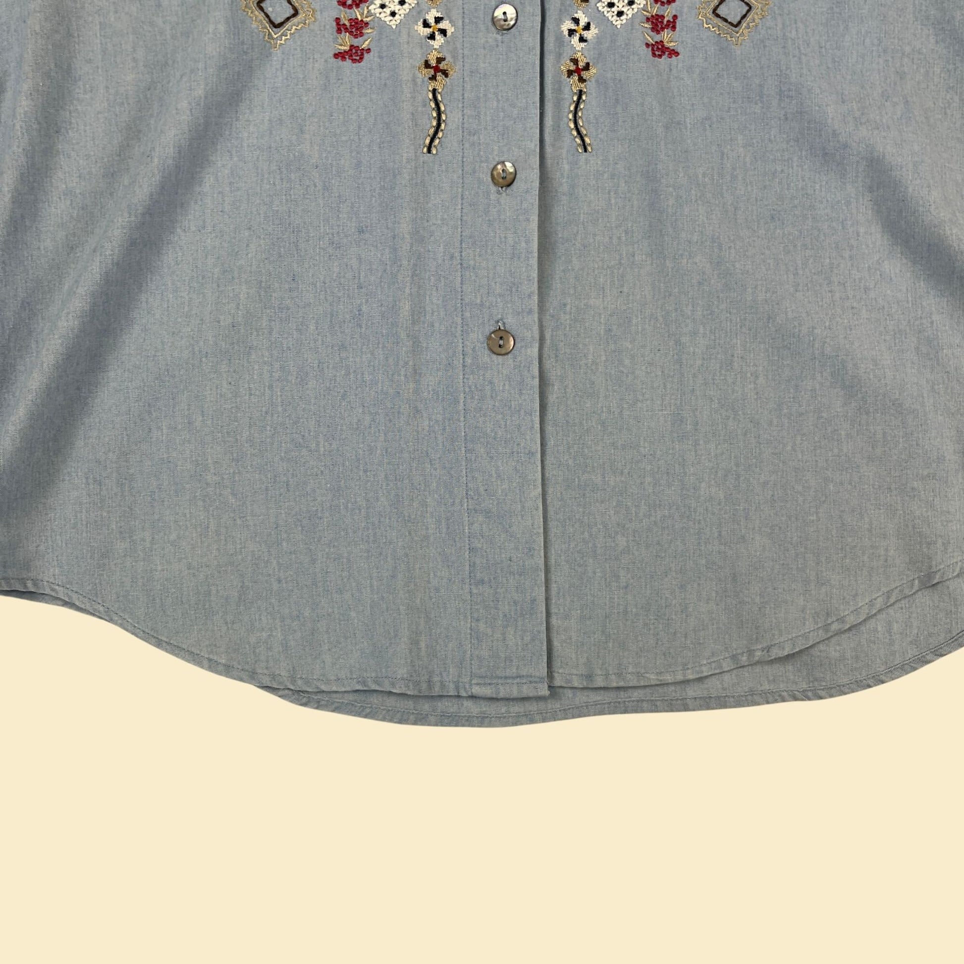 90s embroidered denim shirt, size L vintage Koret City Blues women's button down chambray blouse