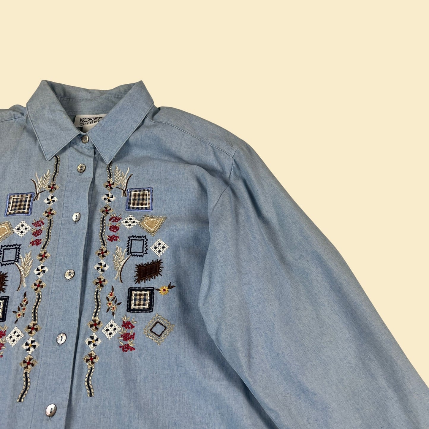 90s embroidered denim shirt, size L vintage Koret City Blues women's button down chambray blouse